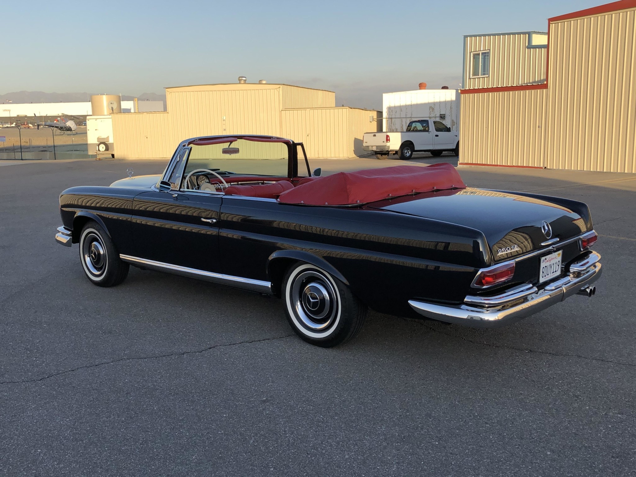 Mercedes-Benz W111 Coupe & Cabriolet 