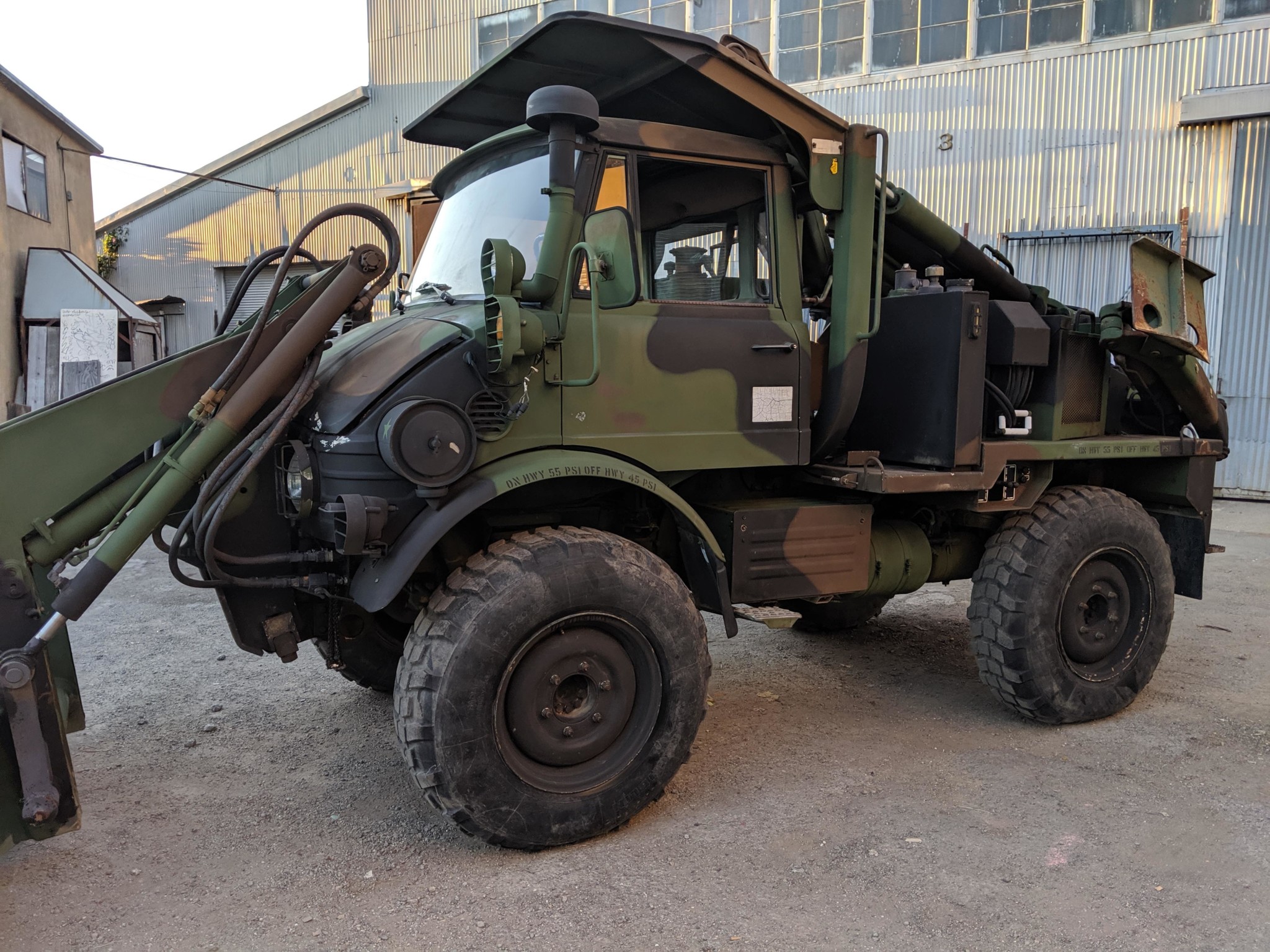 Mercedes-Benz Unimog 