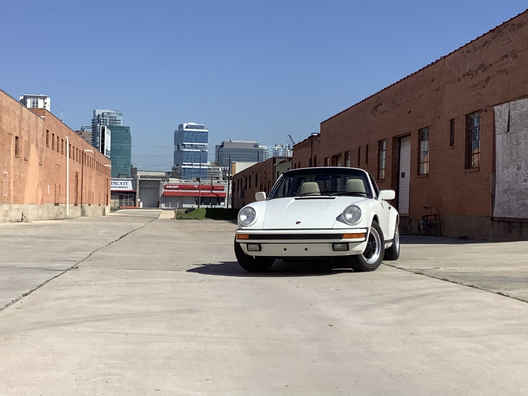 Porsche 911 Carrera 3.2 