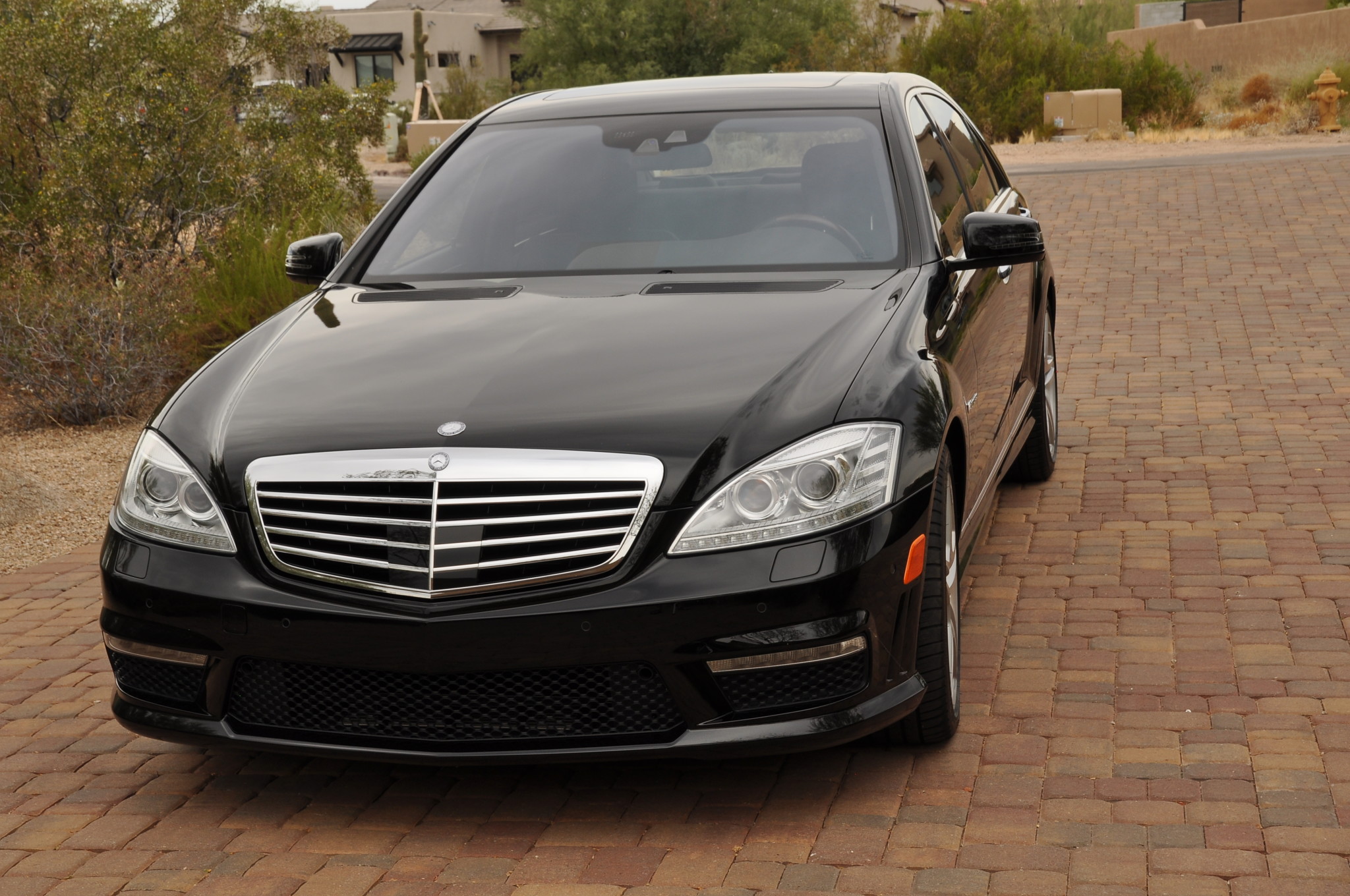 Mercedes-Benz W221 S-Class 