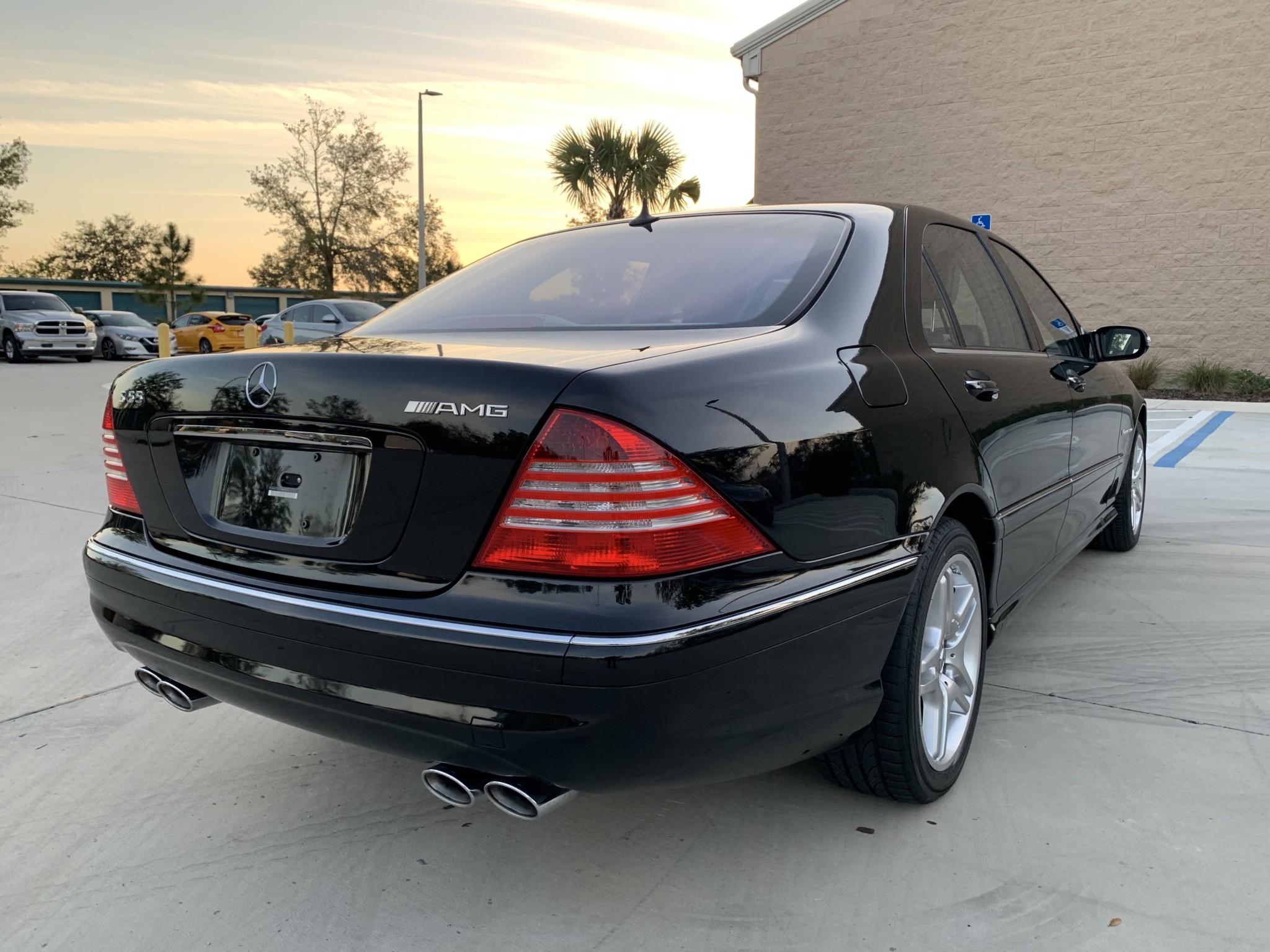 Mercedes-Benz W220 S-Class 