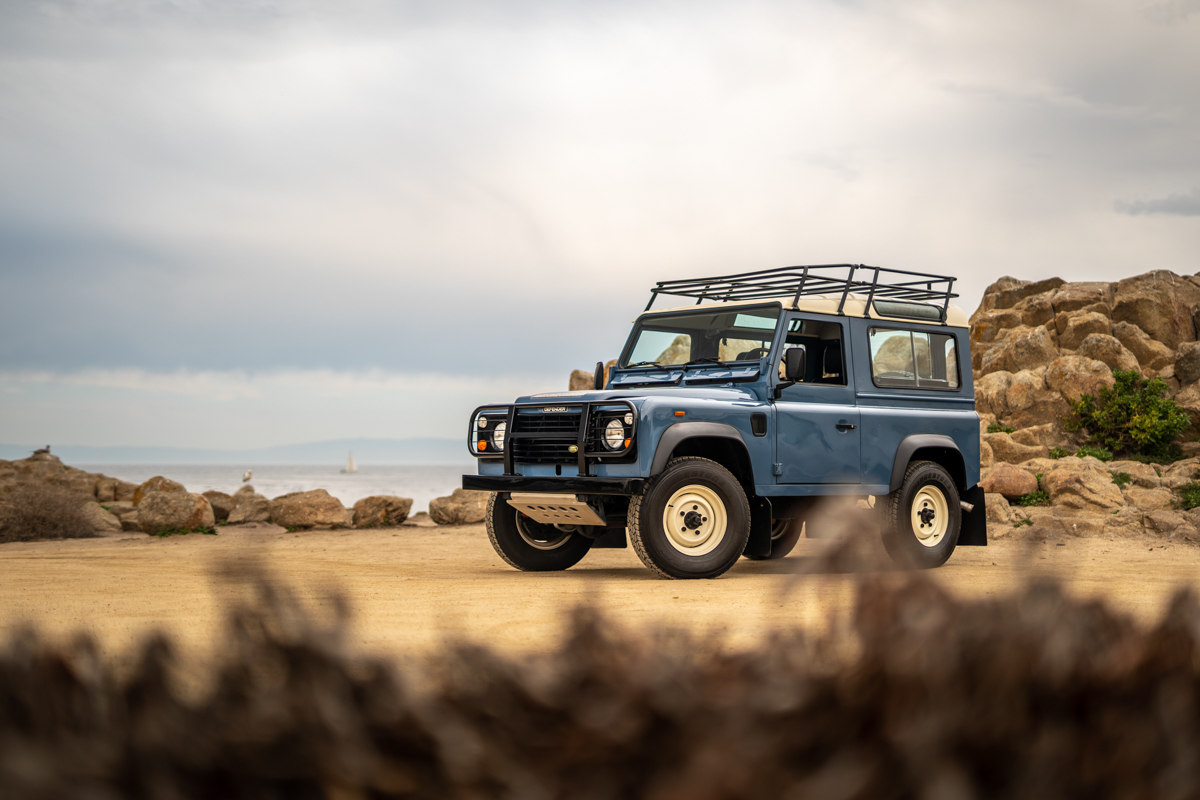 Land Rover 90 / Defender 90 (Euro Spec) 
