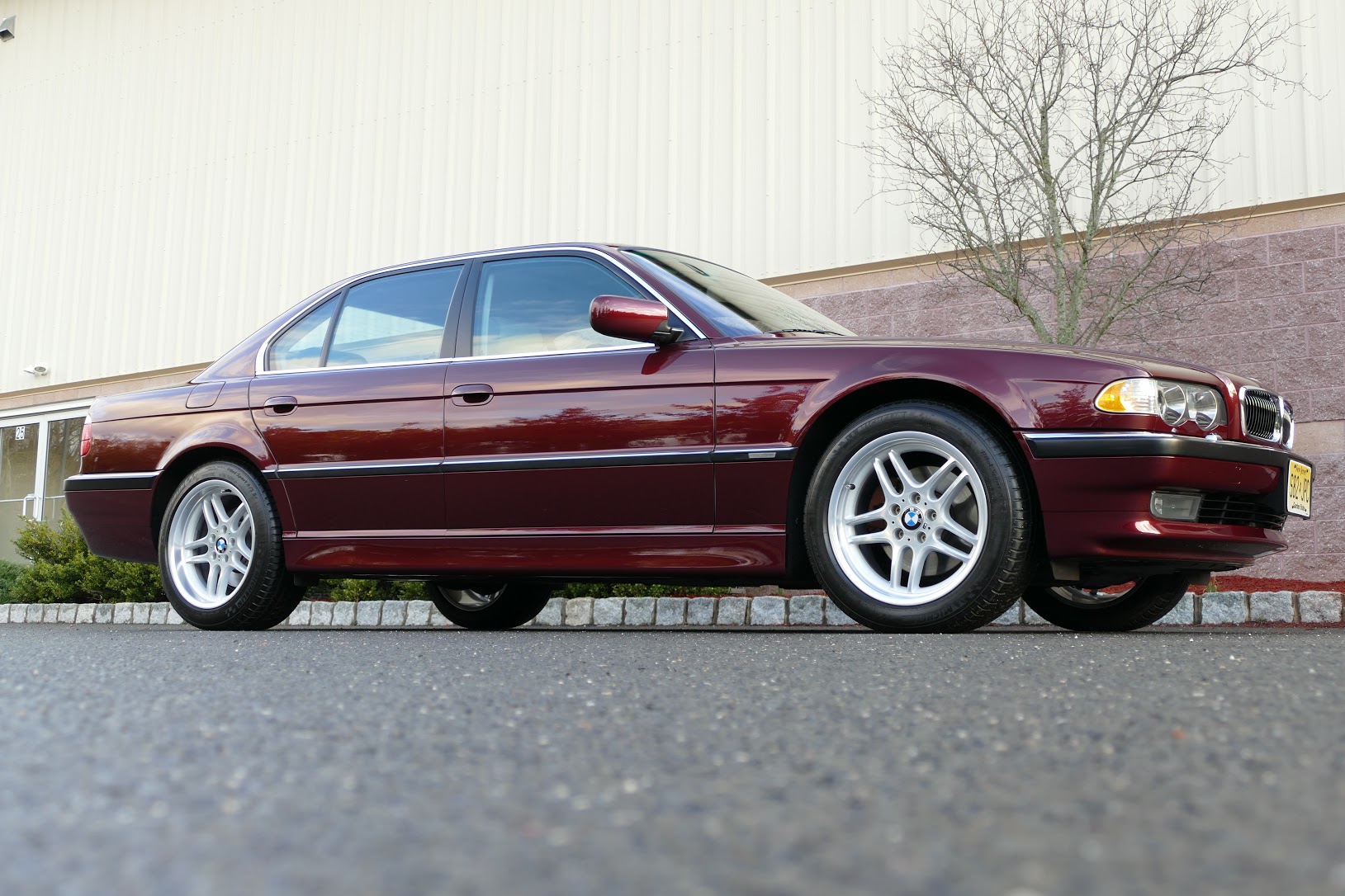 BMW E38 7-Series 