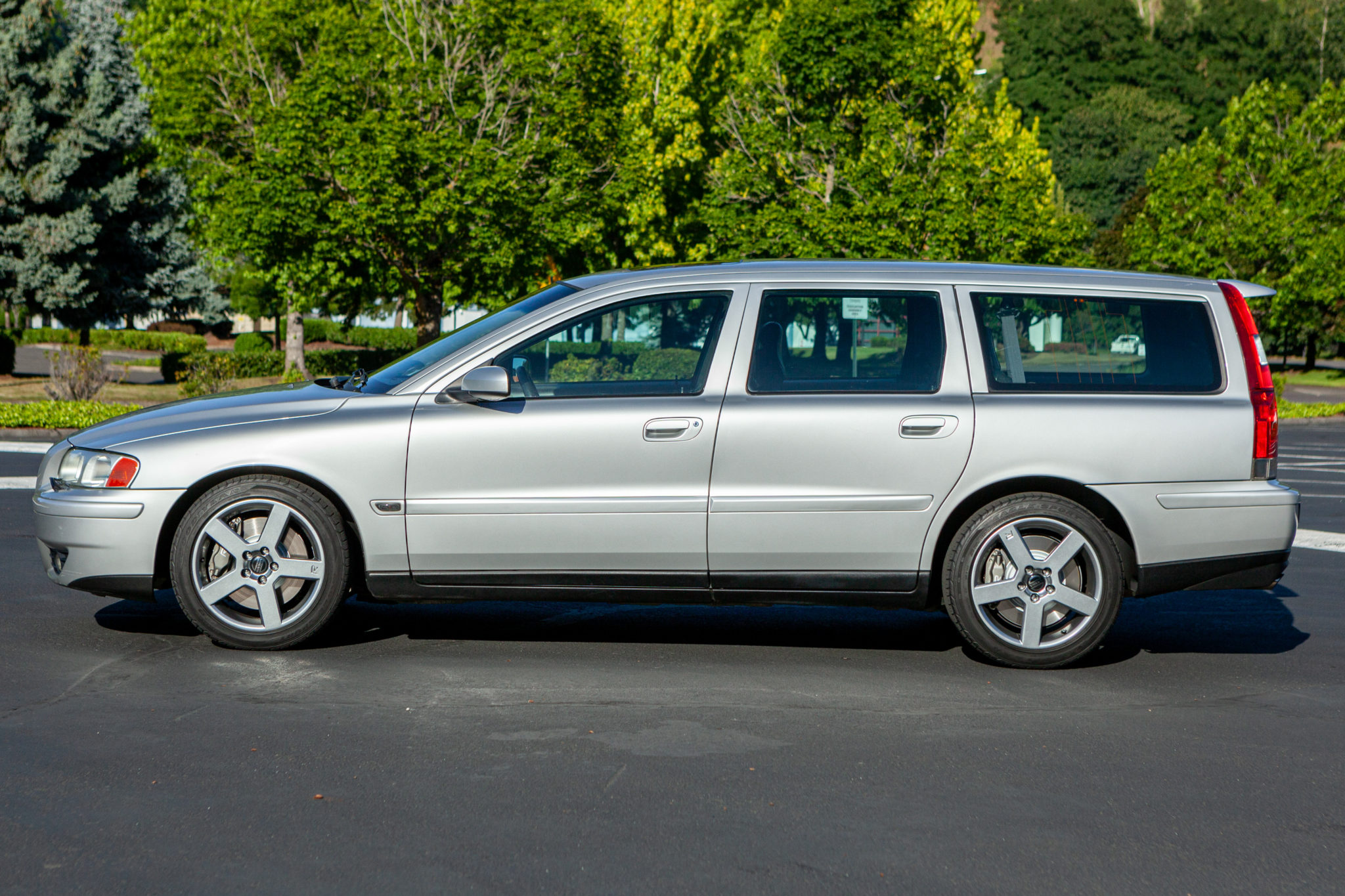 Volvo V70R 