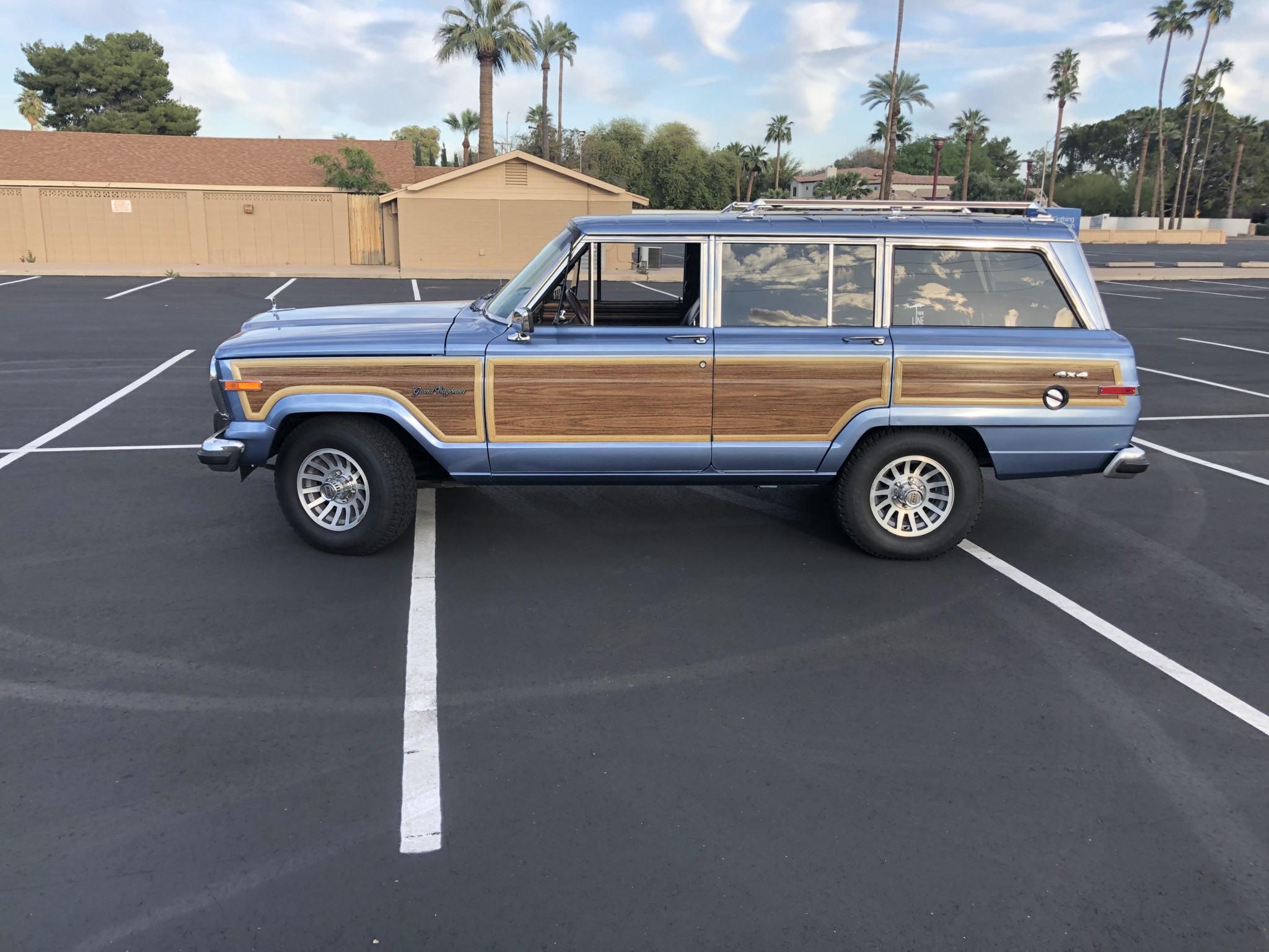 Jeep SJ Grand Wagoneer 