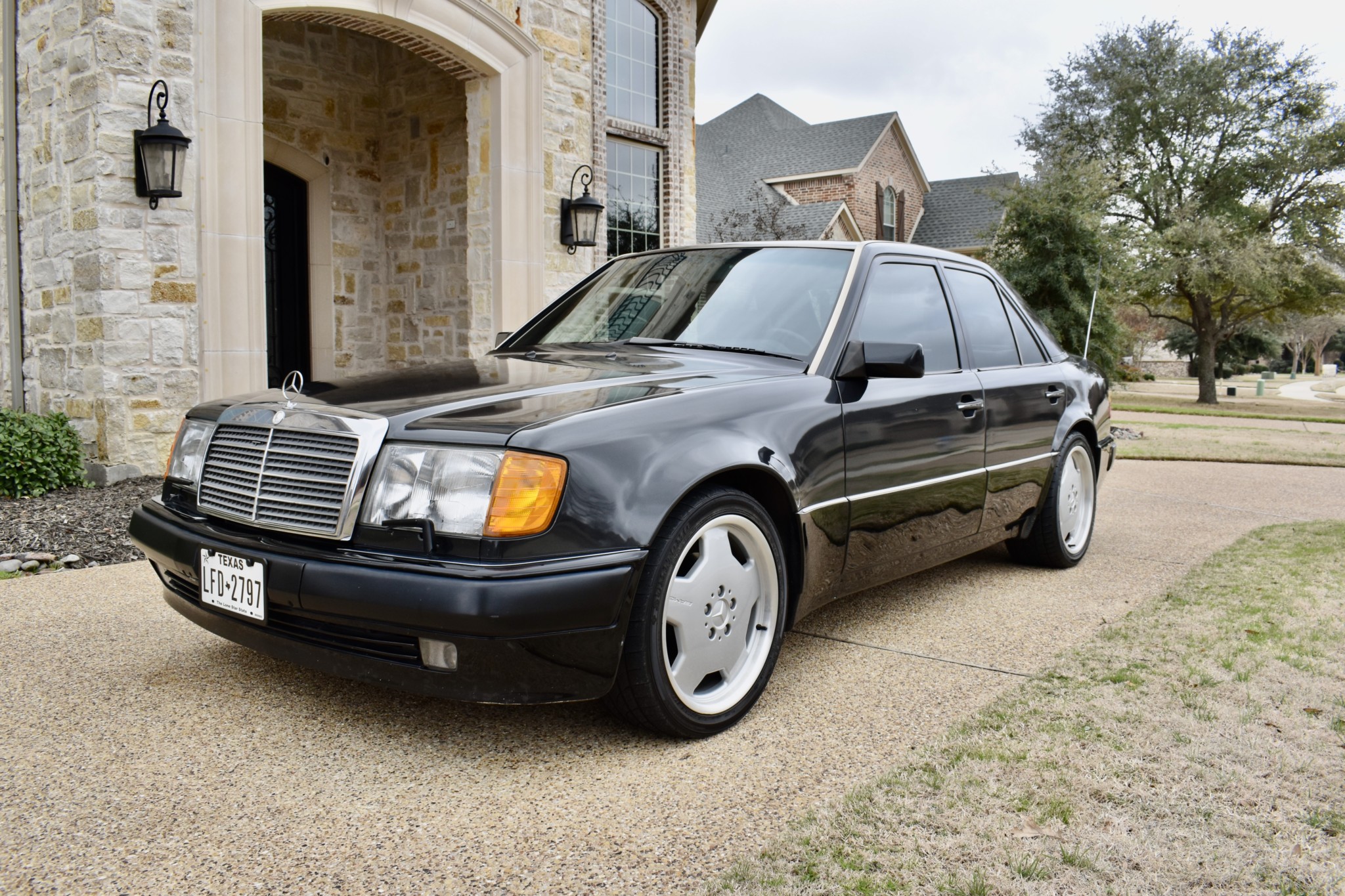 Mercedes-Benz 500E & E500 