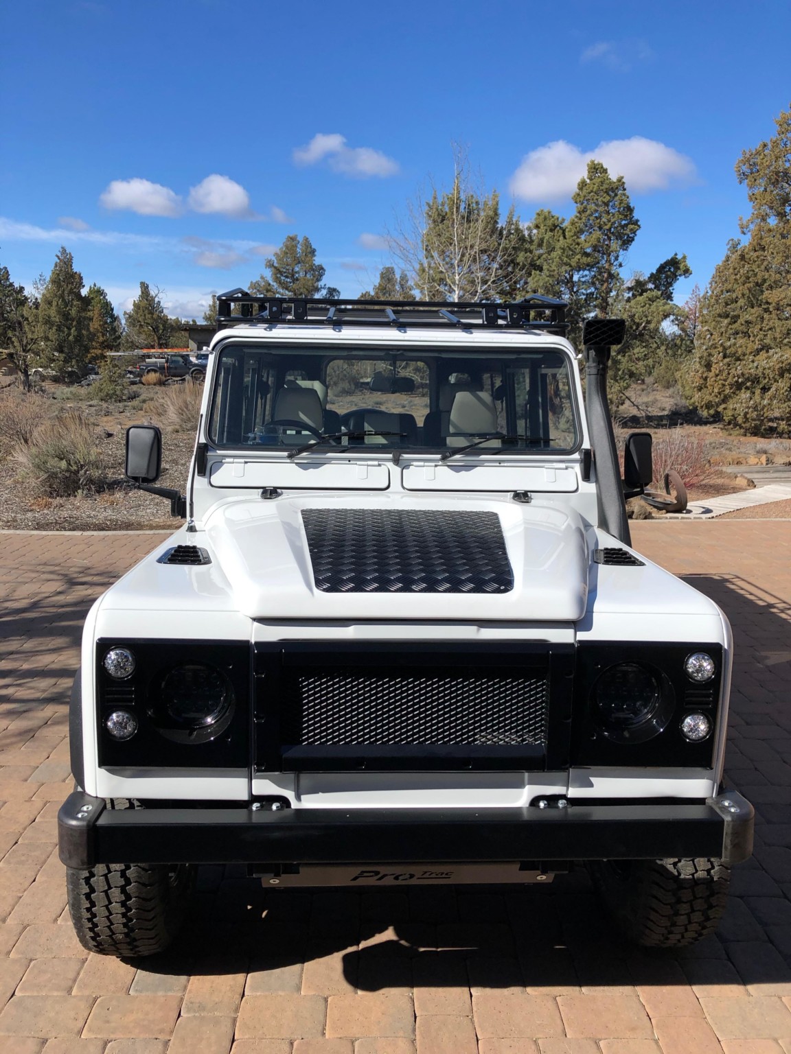 Land Rover 110 / Defender 110 (Euro Spec) 