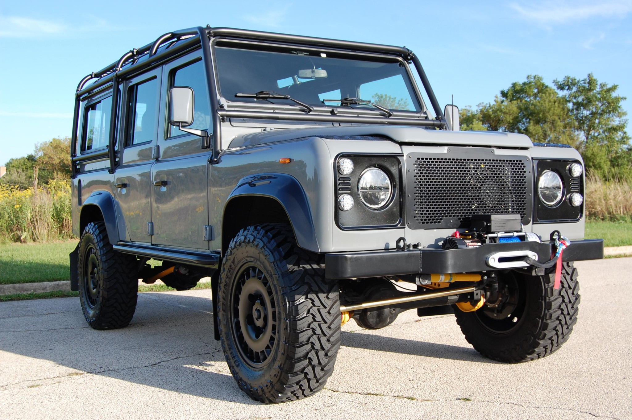 Land Rover 110 / Defender 110 (Euro Spec) 