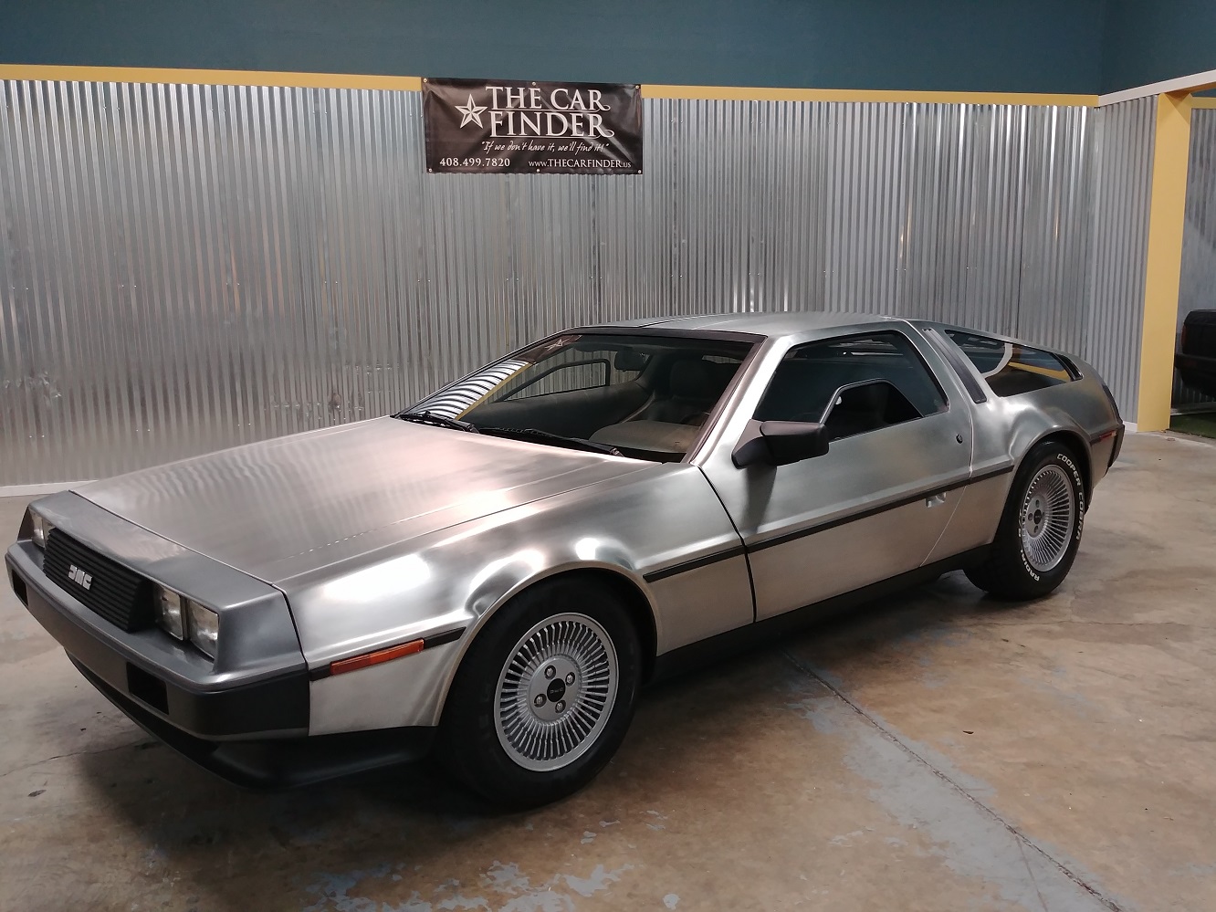 DeLorean DMC-12 