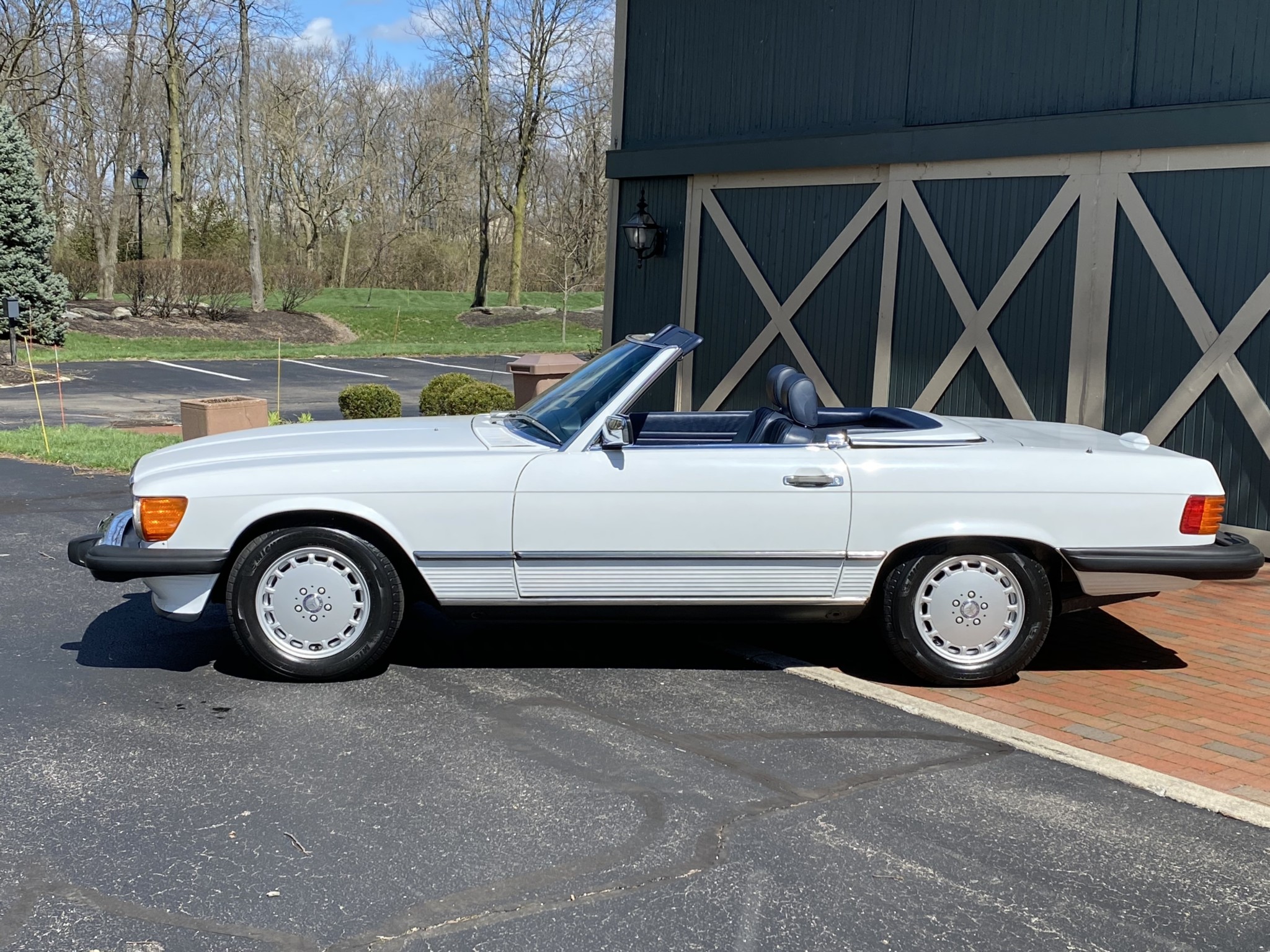 Mercedes-Benz R107 SL 