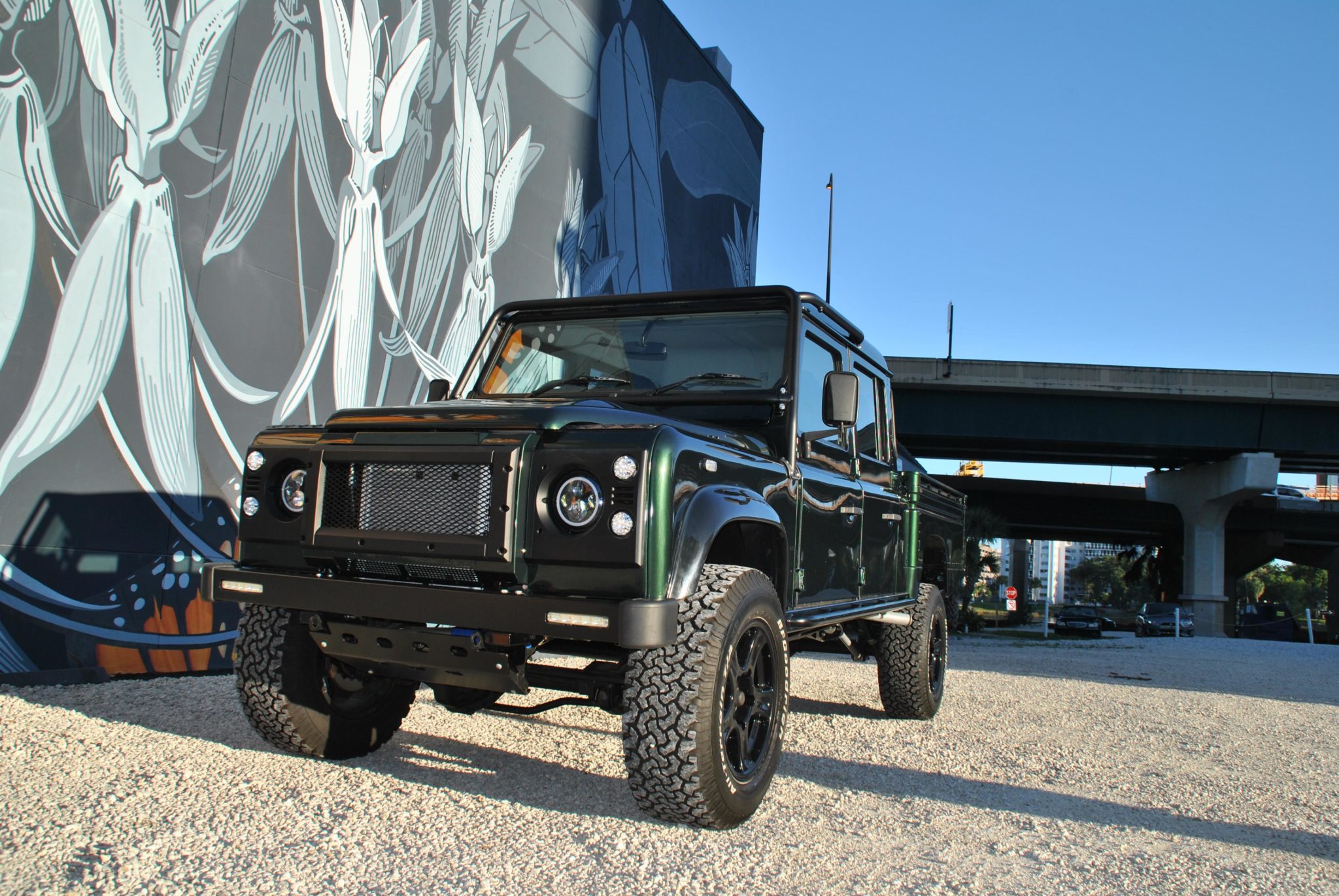 Land Rover 127 / Defender 130 