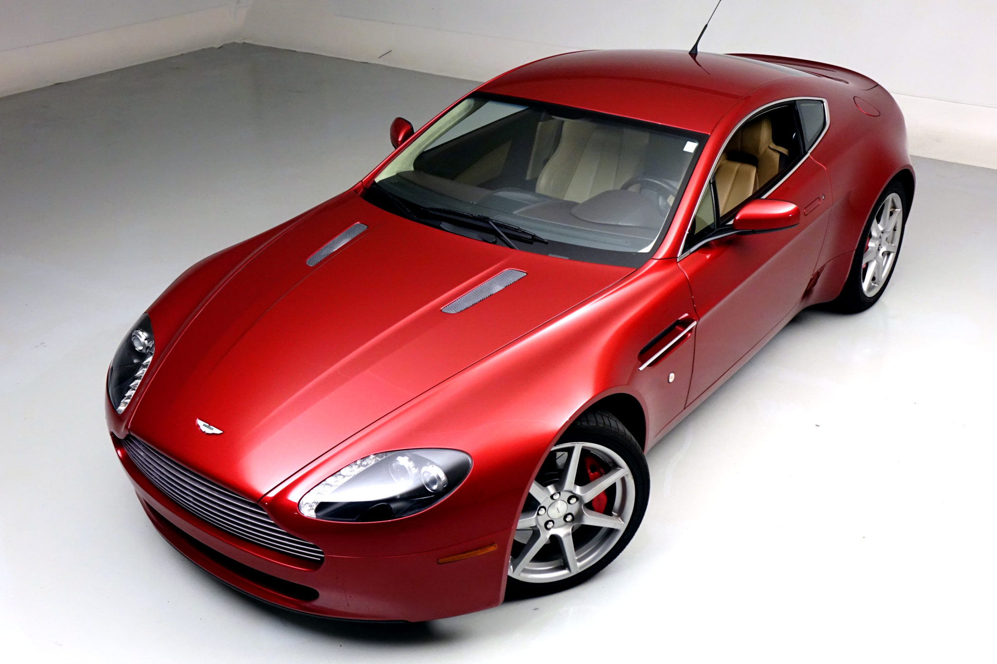 Aston Martin V8 Vantage (2006+) 