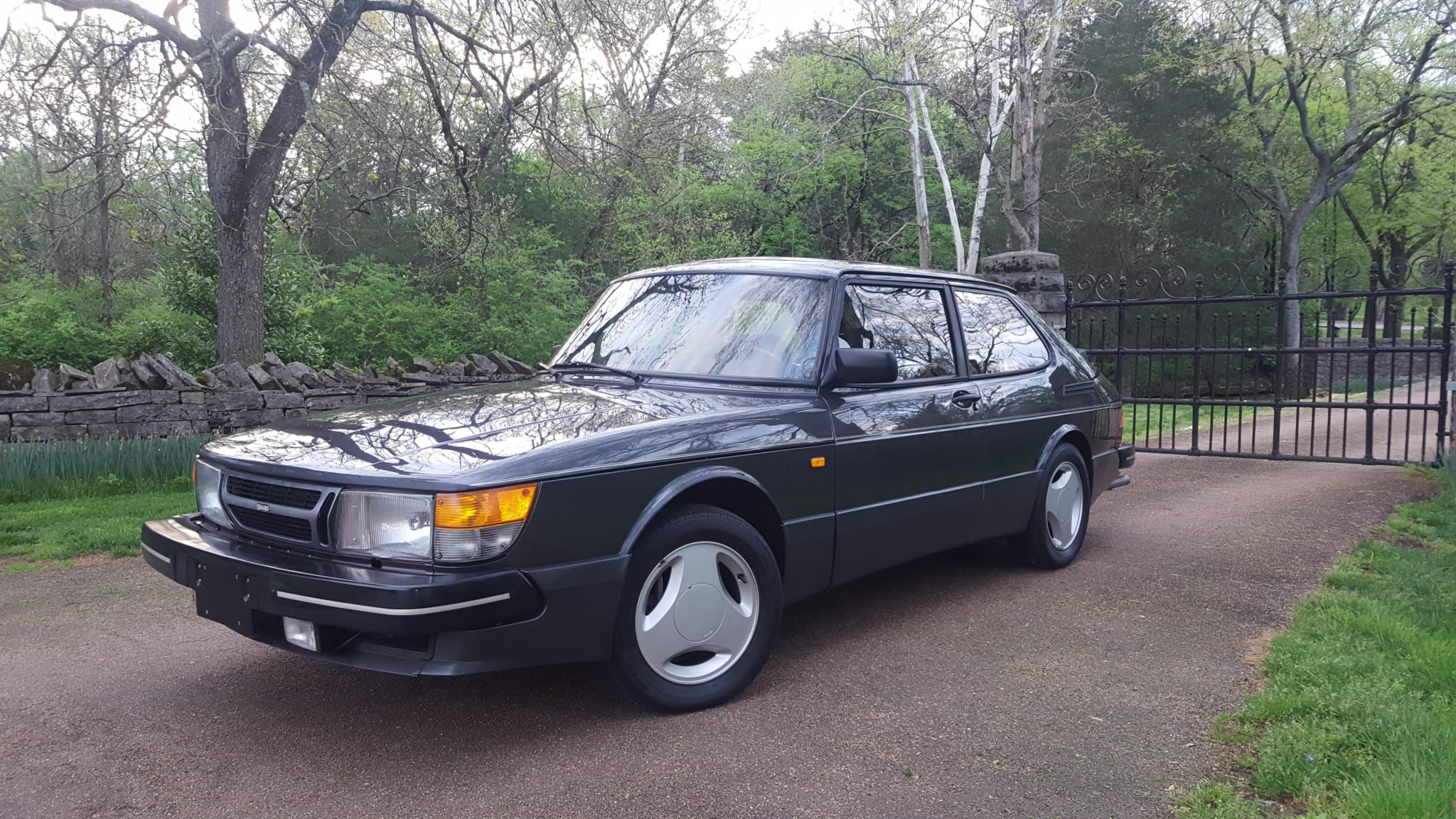 Saab 900 