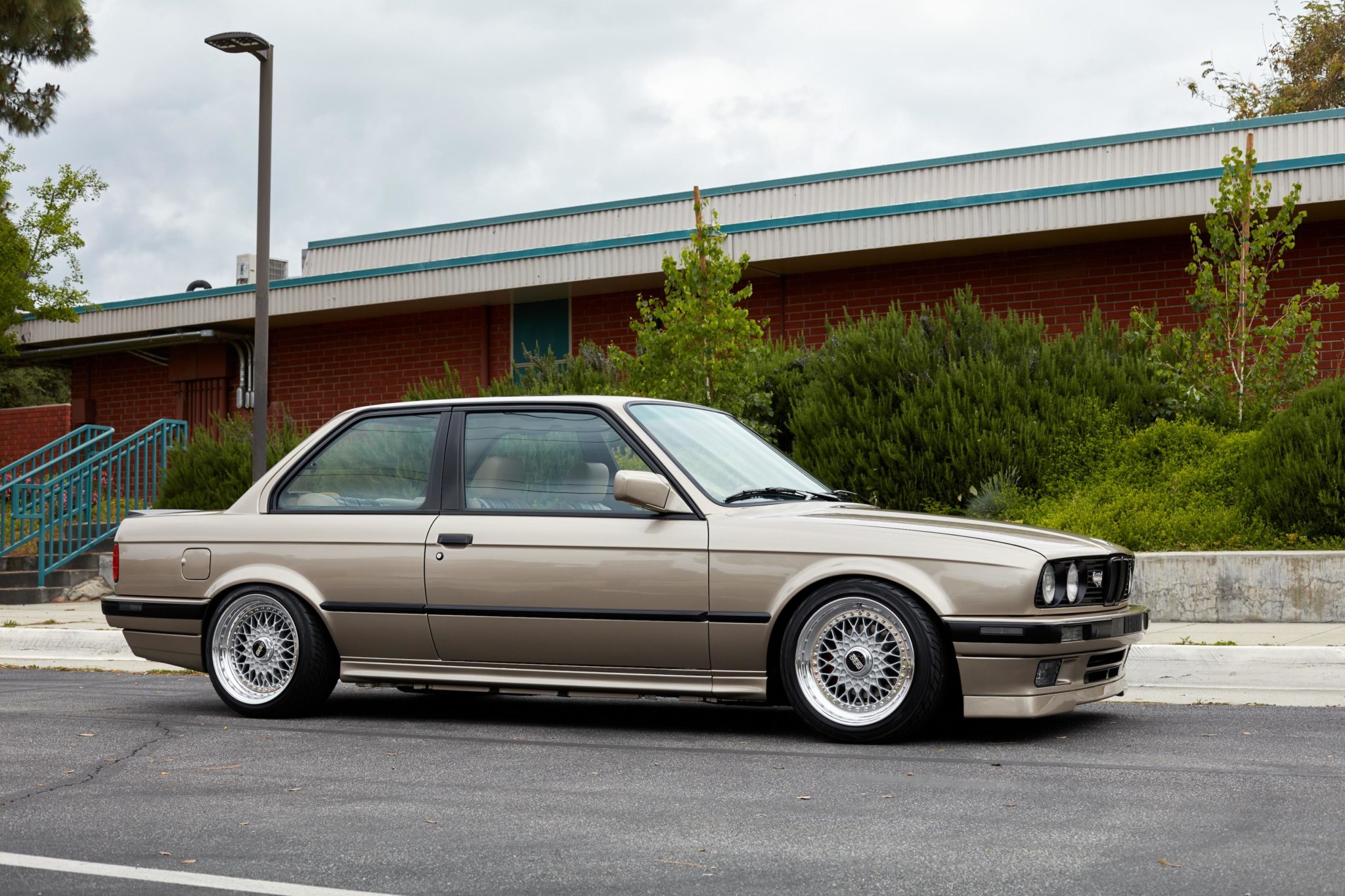 BMW E30 3-Series Coupe 