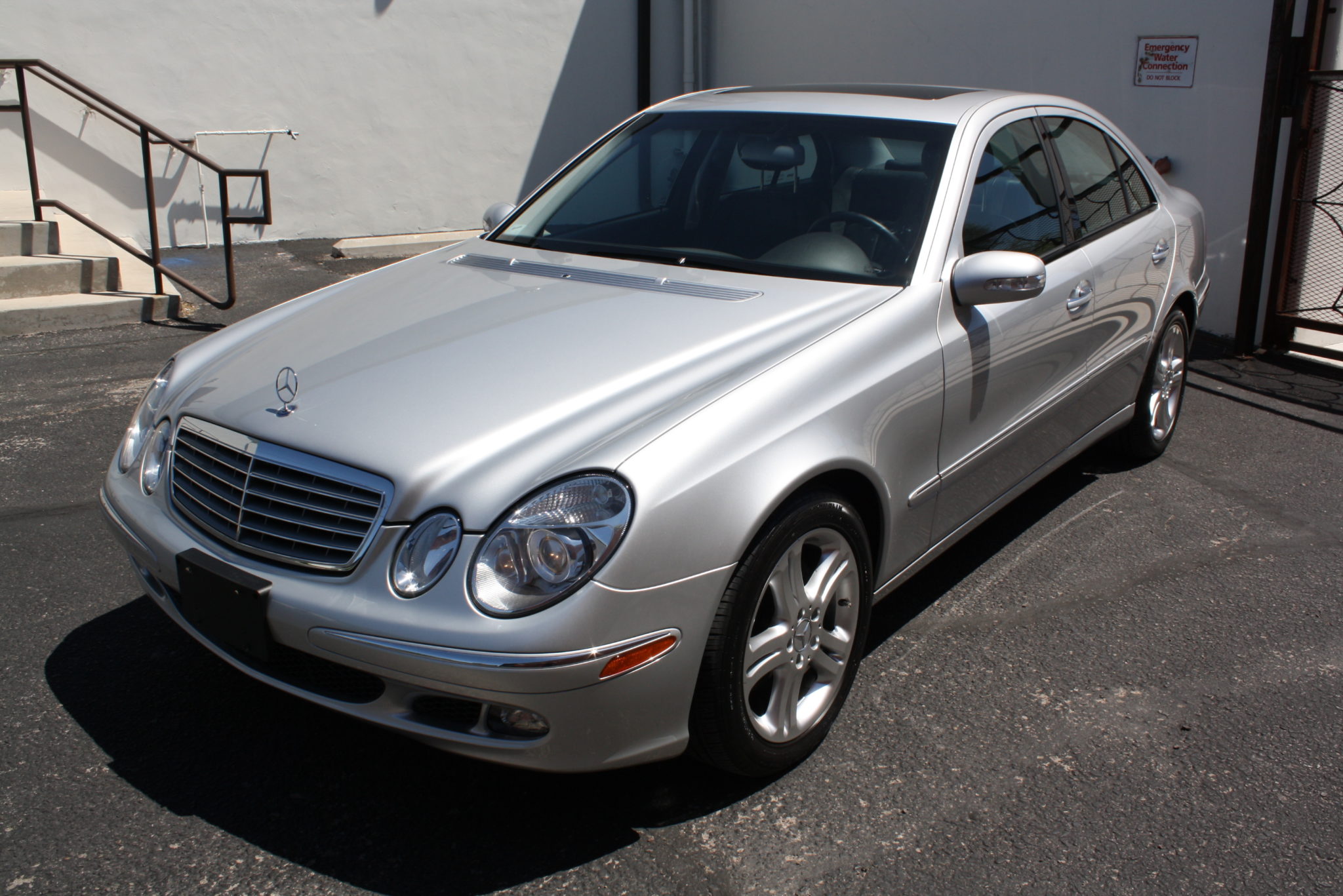 Mercedes-Benz W211 E-Class 