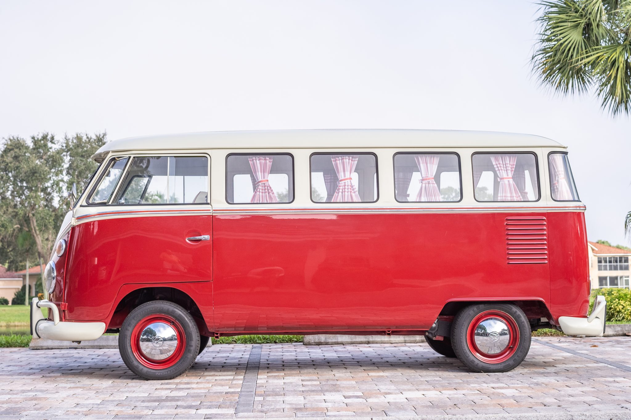 Volkswagen Split-Window Bus 