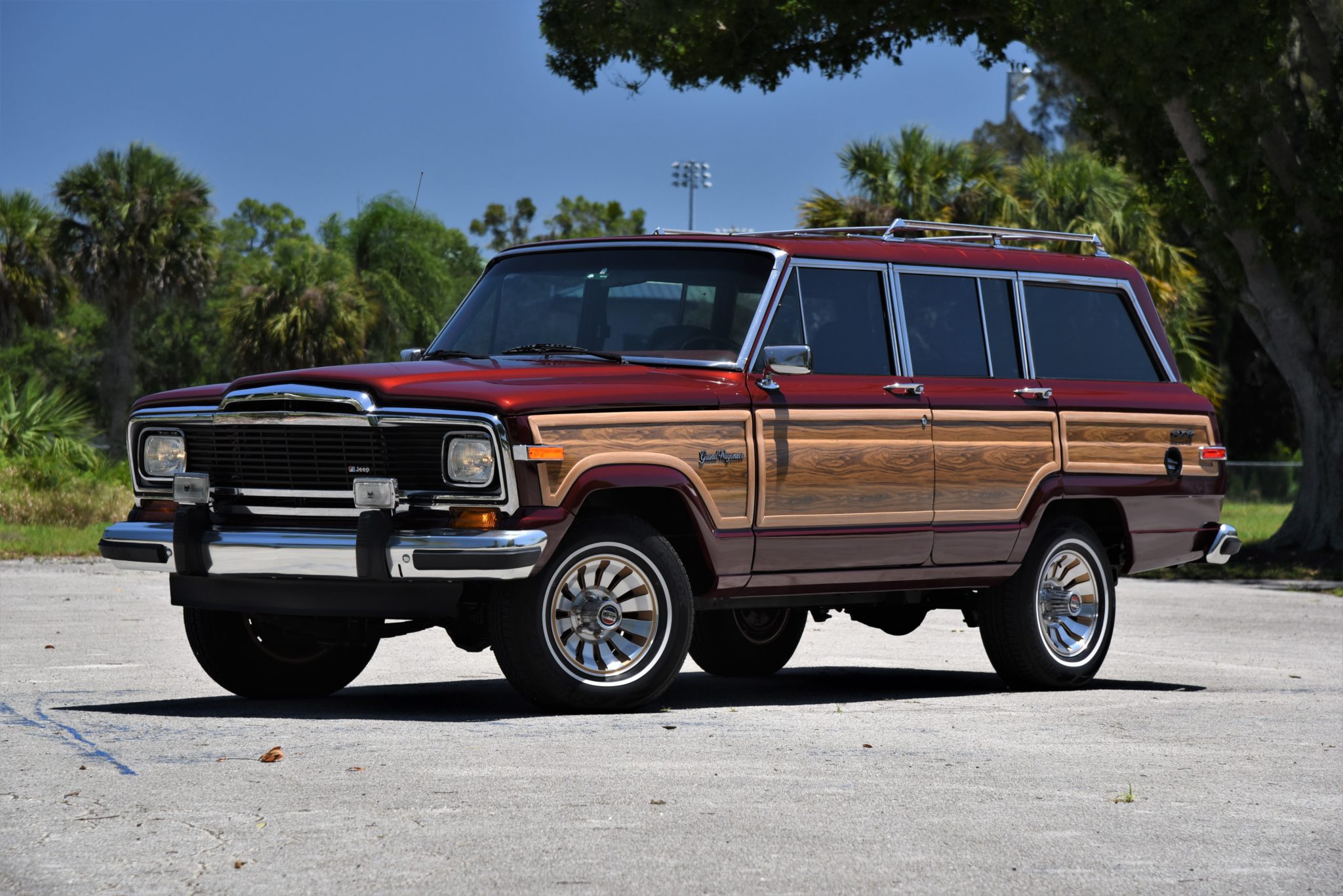 Jeep SJ Grand Wagoneer 