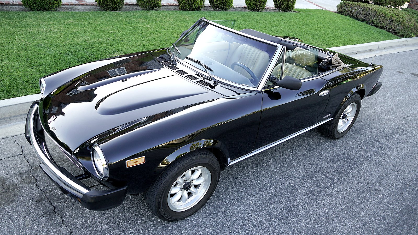 Fiat 124 Spider (1966-1985) 