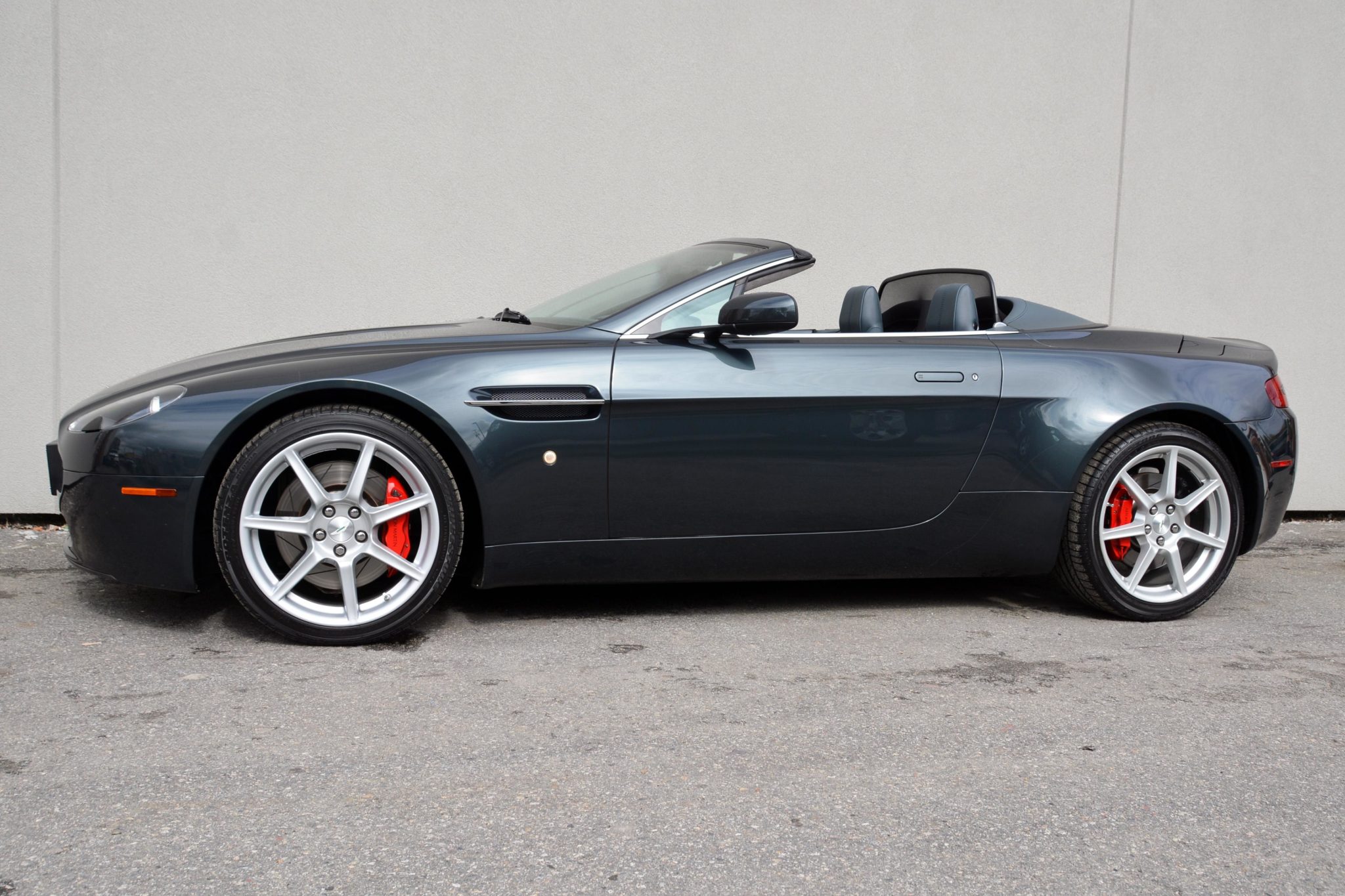 Aston Martin V8 Vantage (2006+) 