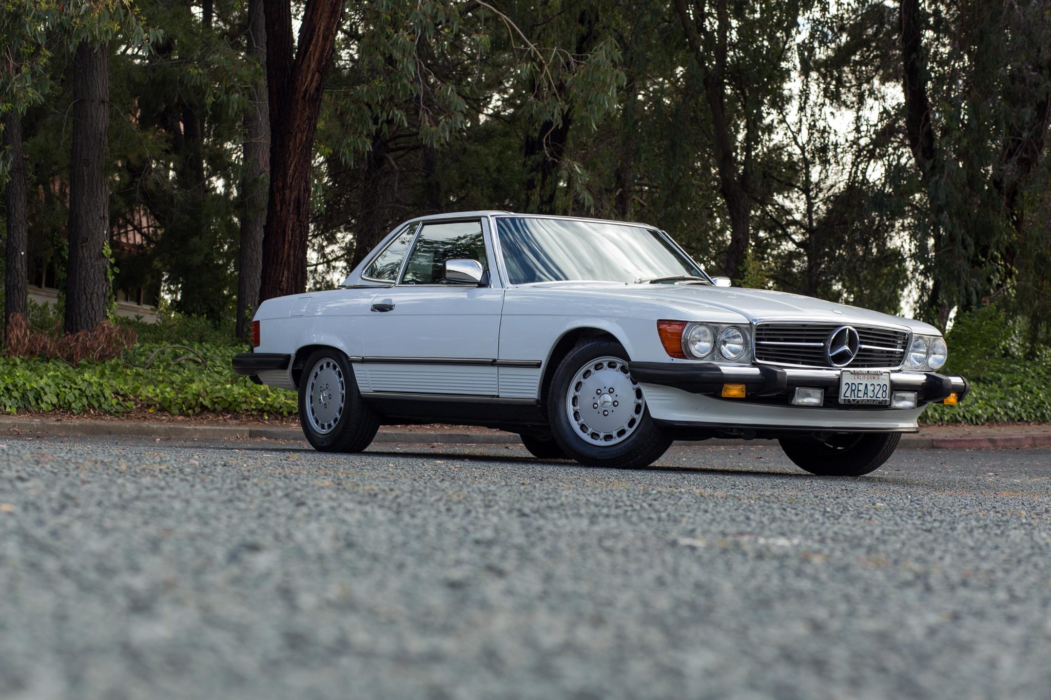 Mercedes-Benz R107 SL 