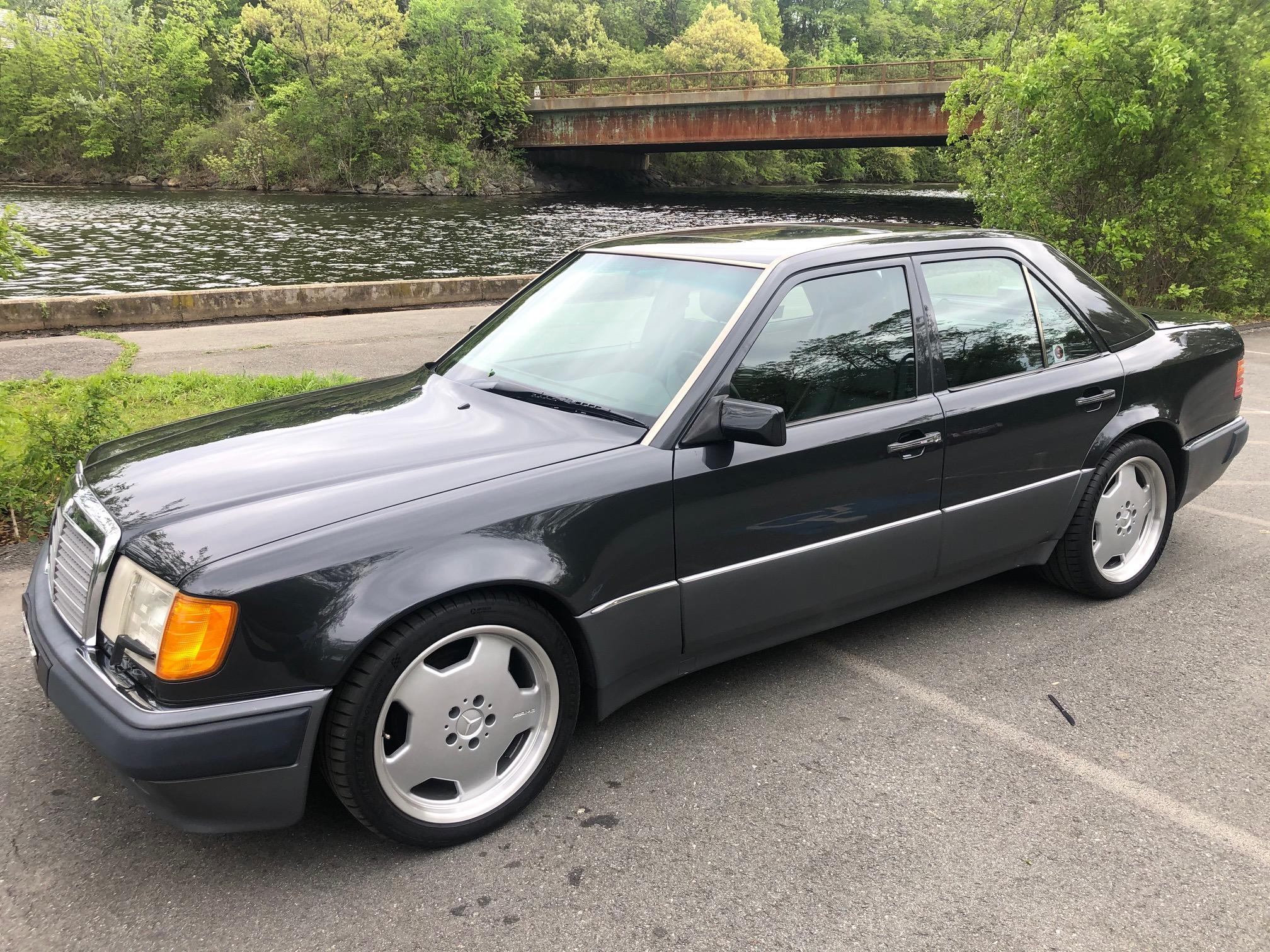 Mercedes-Benz 500E & E500 