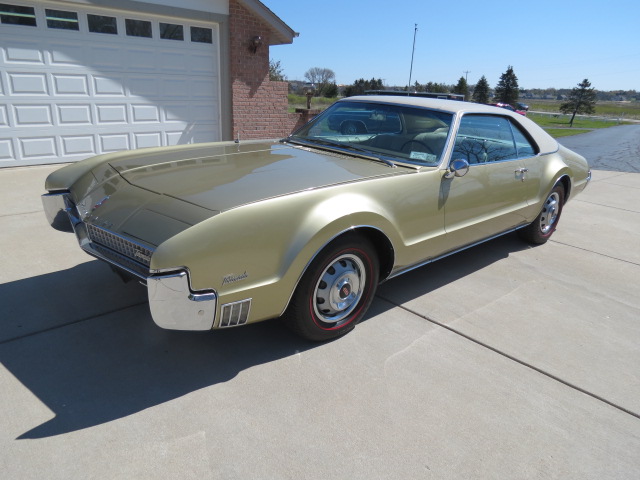 Oldsmobile Toronado 