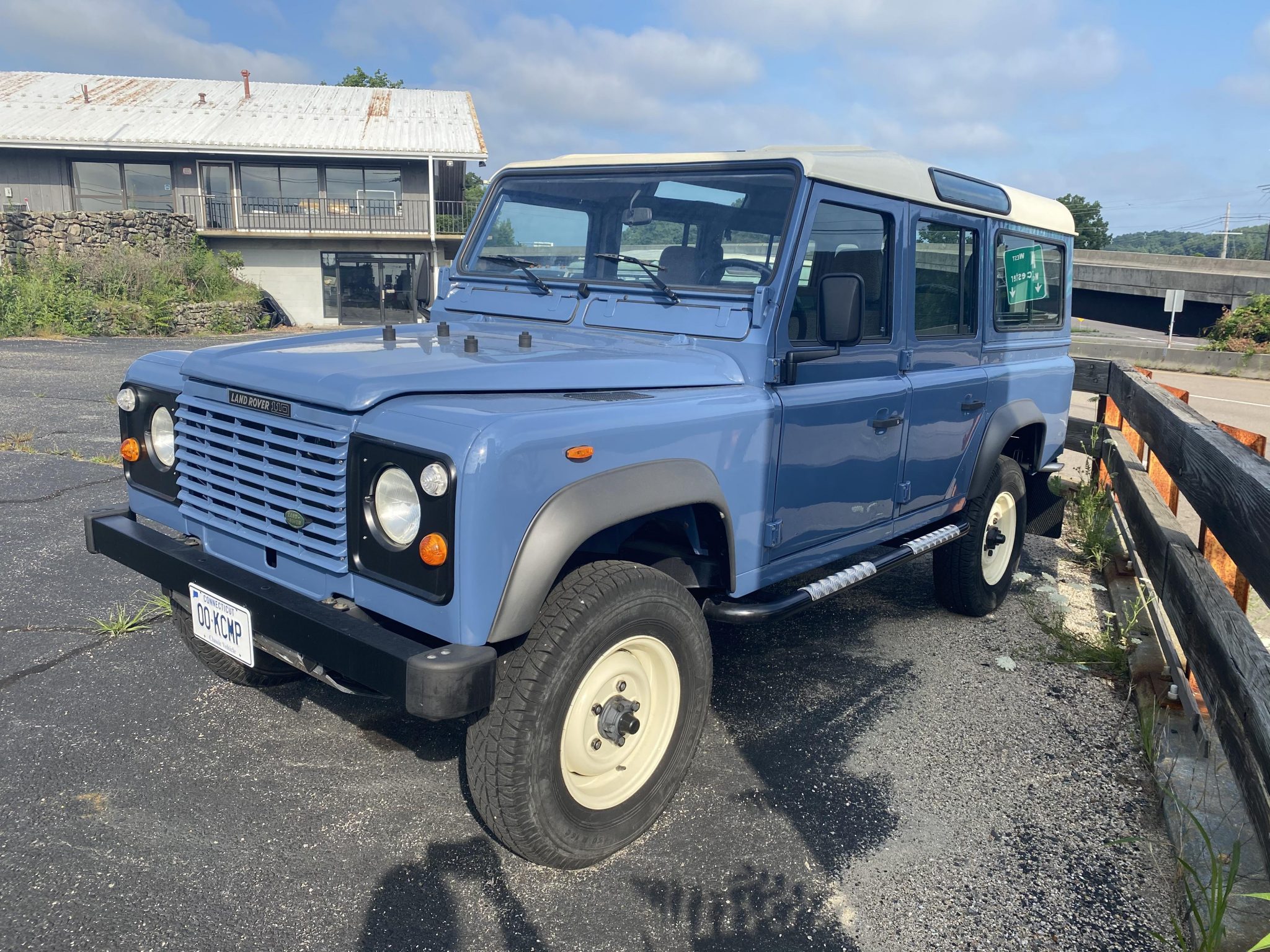 Land Rover 110 / Defender 110 (Euro Spec) 