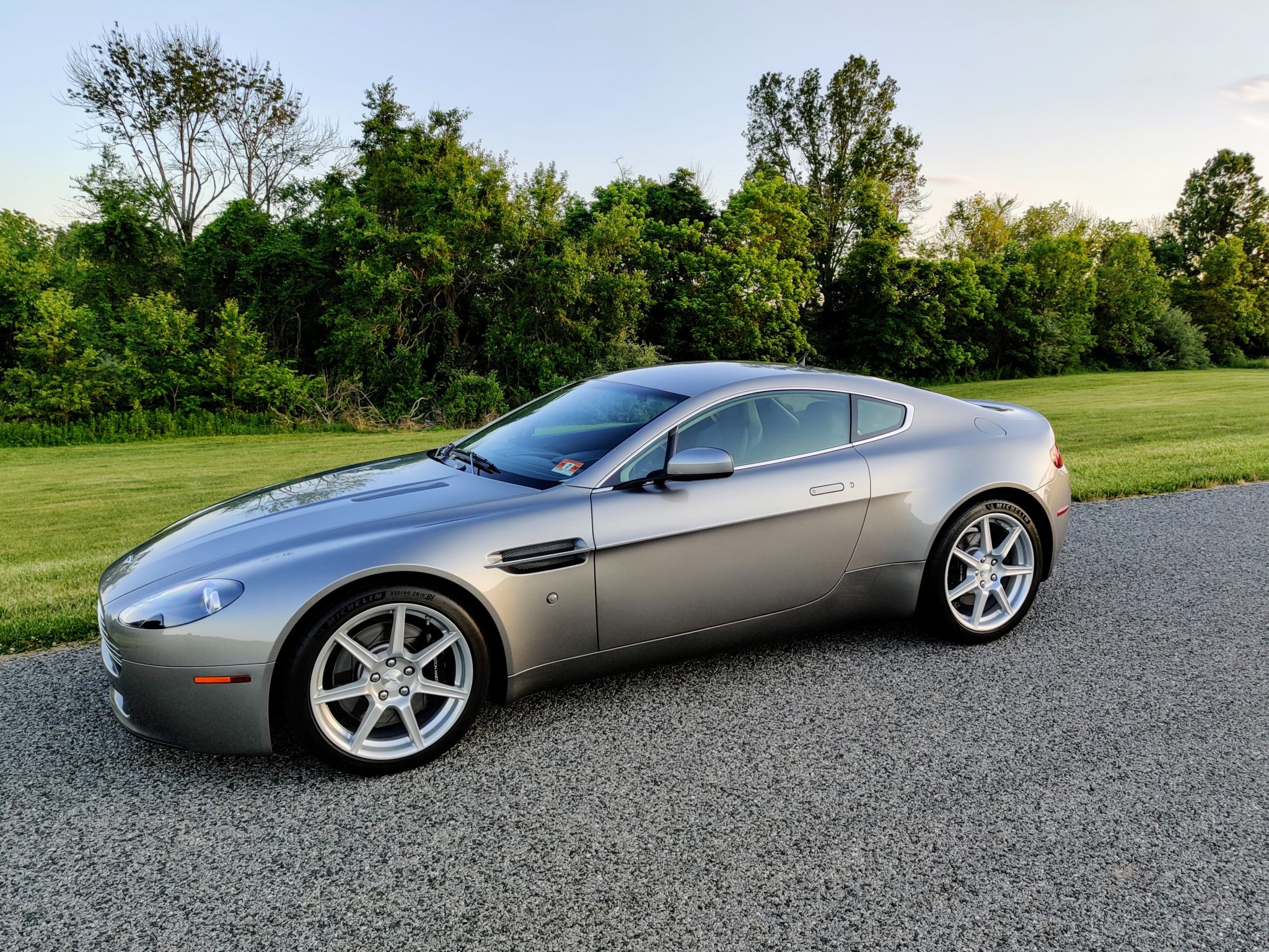 Aston Martin V8 Vantage (2006+) 