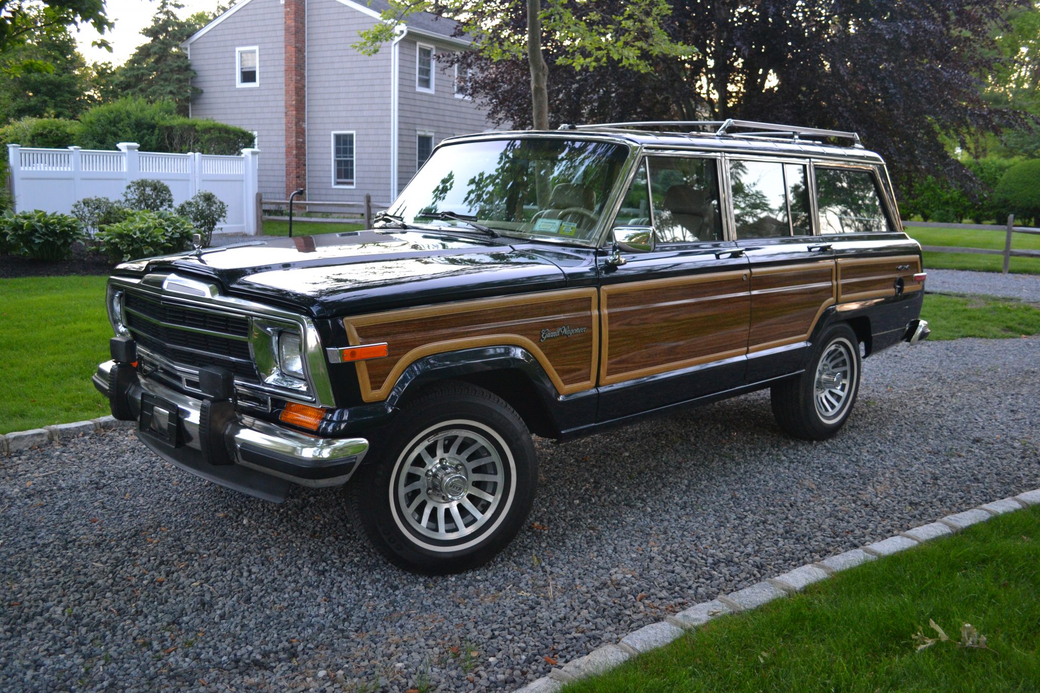 Jeep SJ Grand Wagoneer 