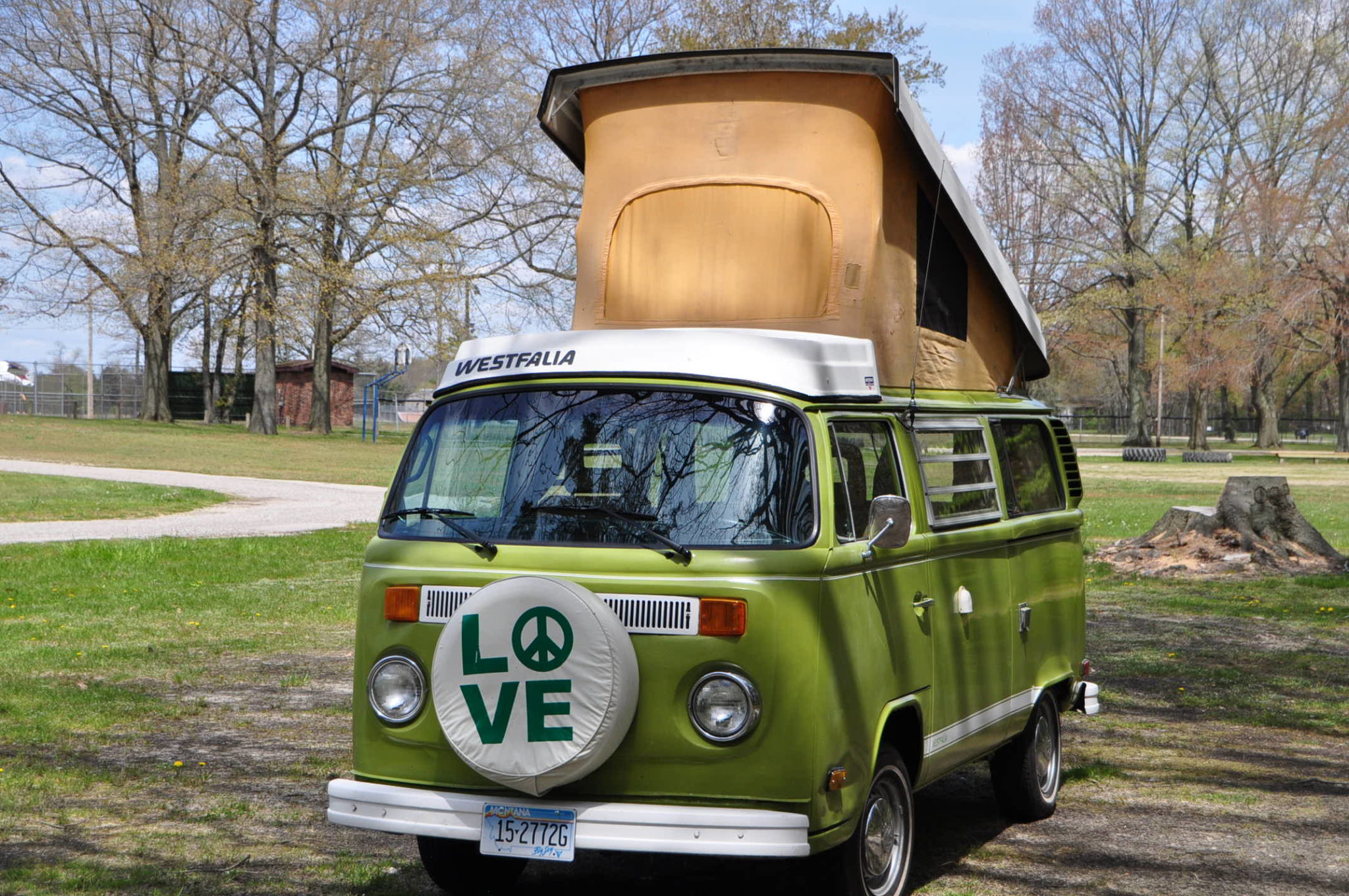 Volkswagen Bay-Window Camper 