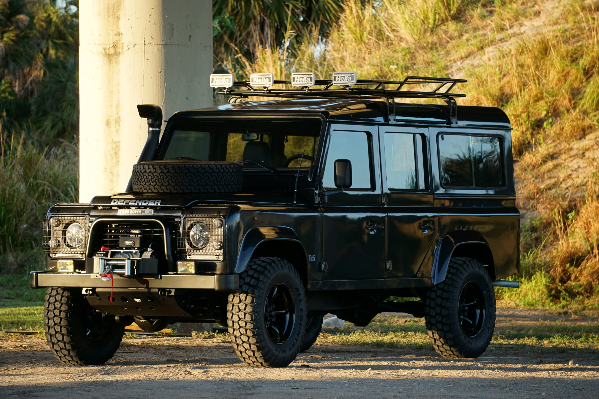 Land Rover 110 / Defender 110 (Euro Spec) 