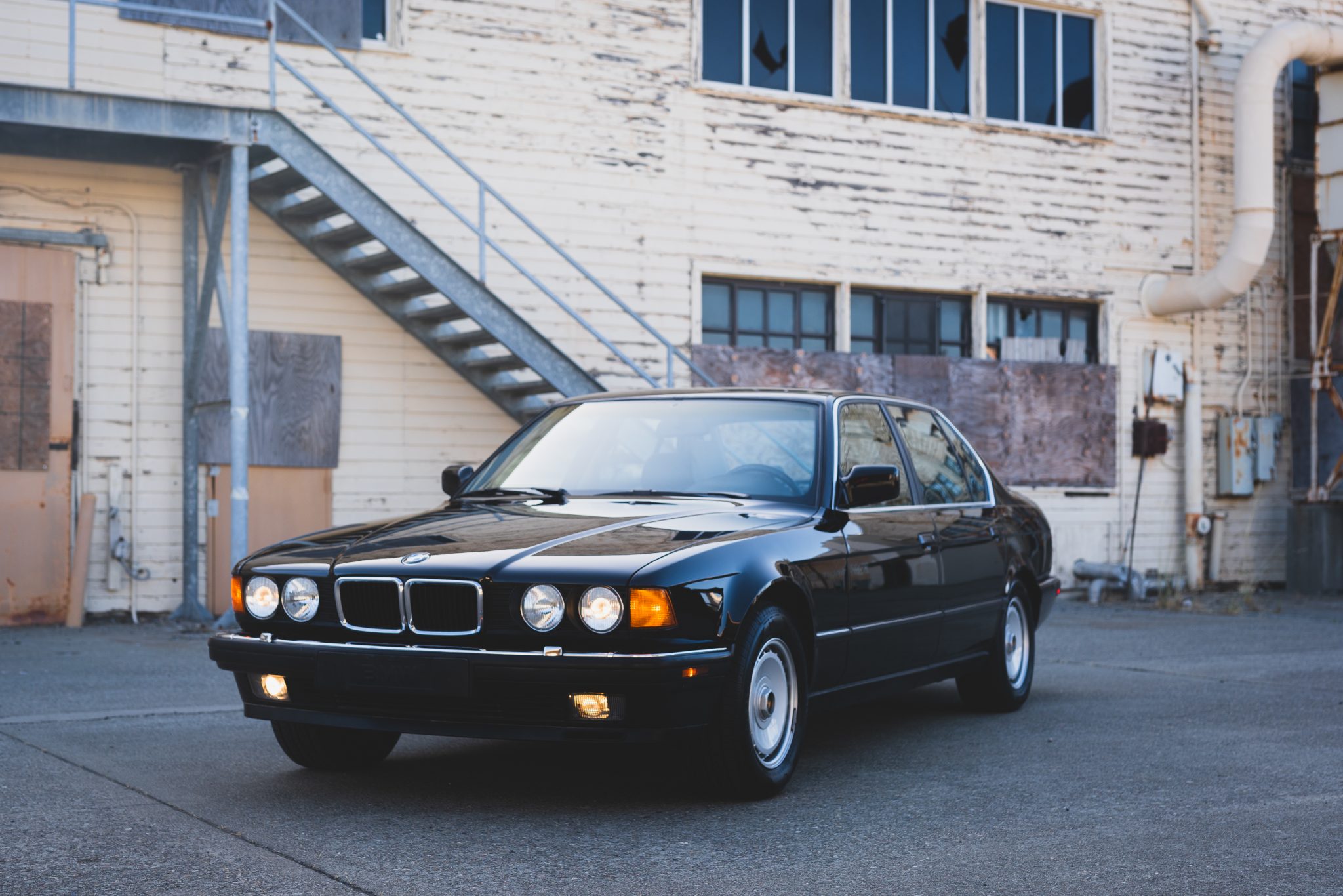 BMW E32 7-Series 
