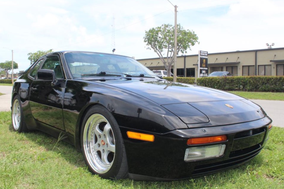 1986 Porsche 944 Turbo 