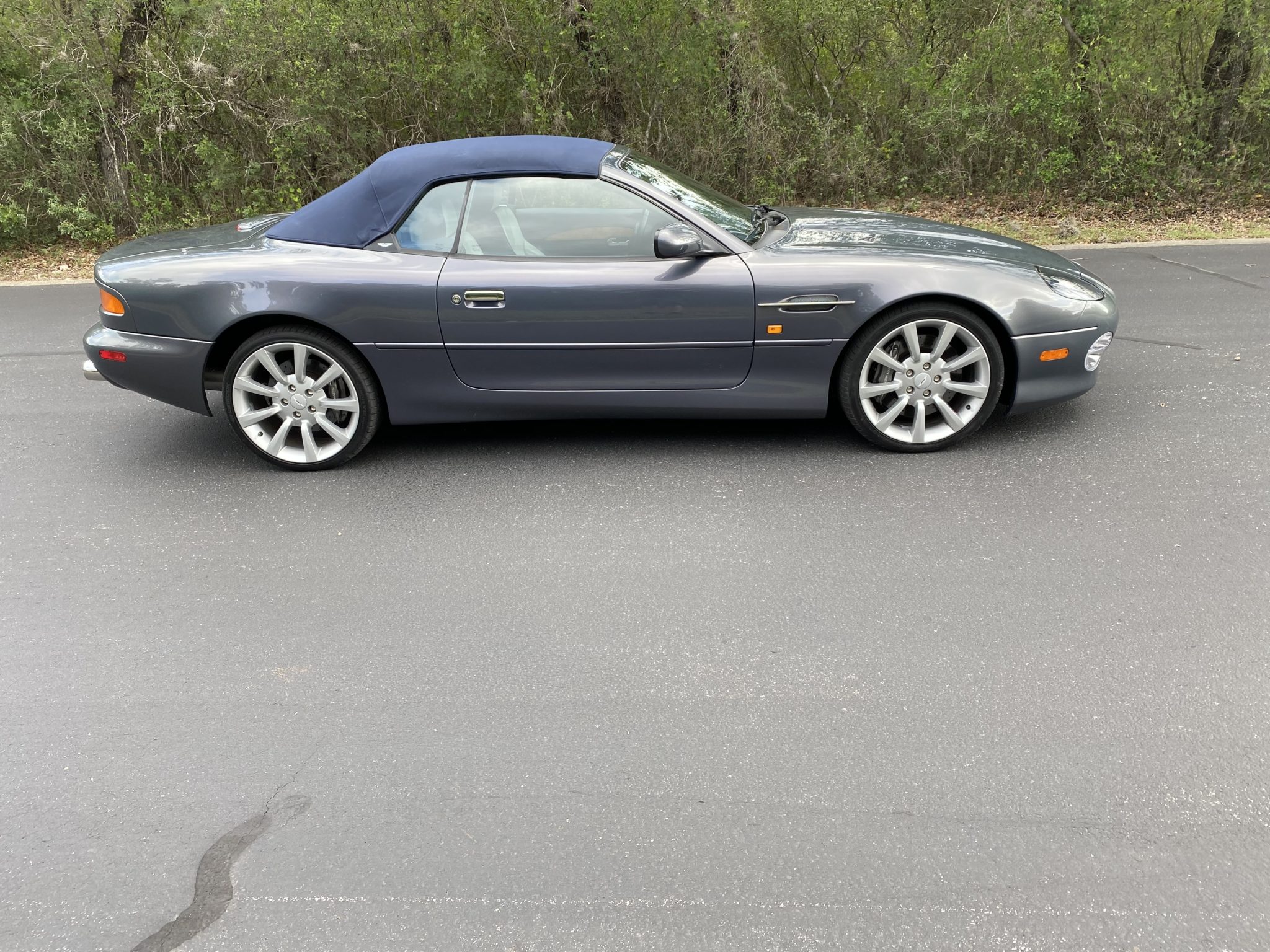 Aston Martin DB7 