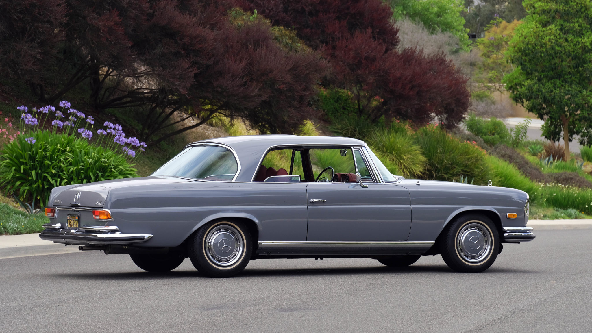 Mercedes-Benz W111 Coupe & Cabriolet 