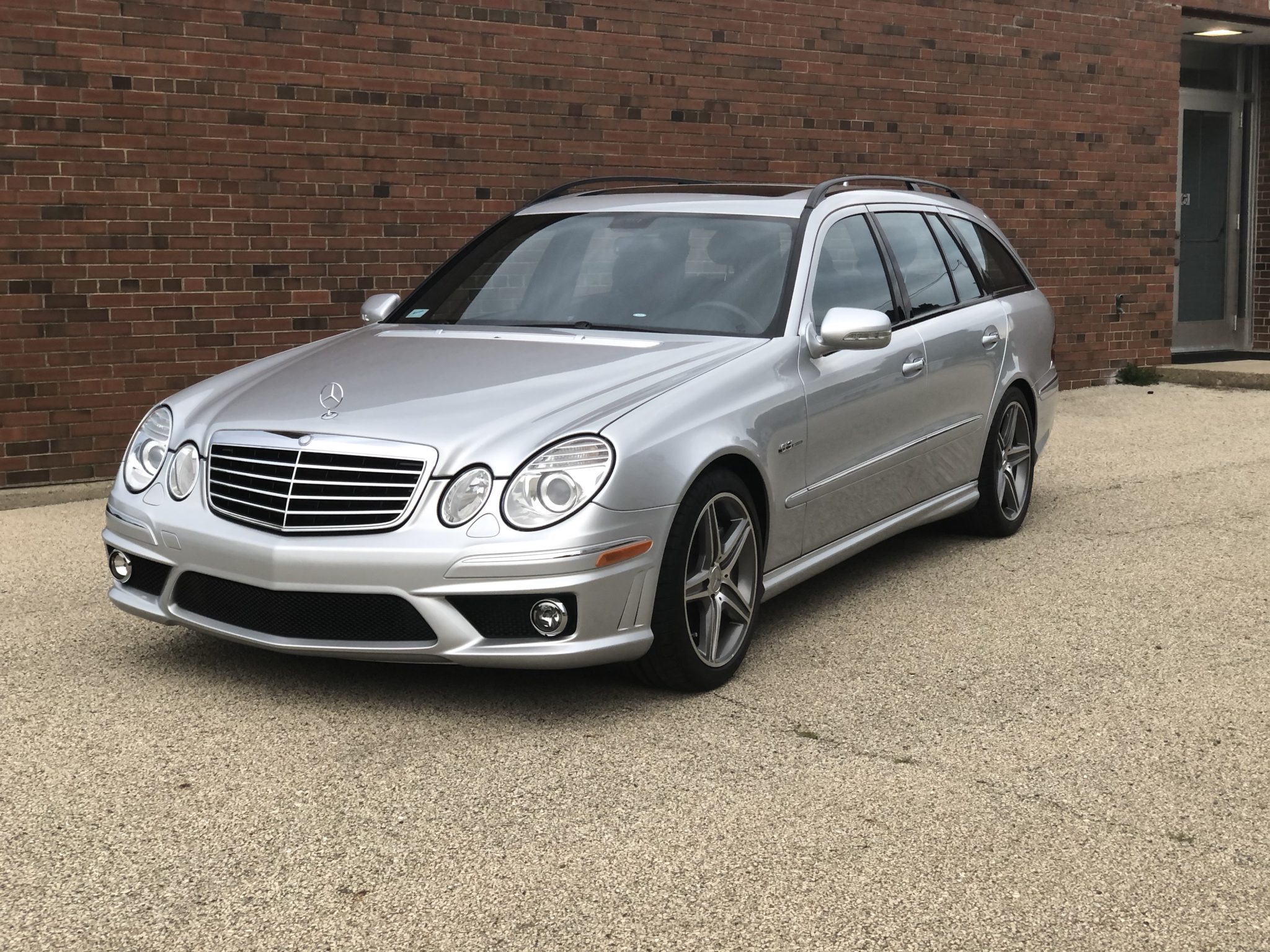 Mercedes-Benz W211 E-Class AMG 
