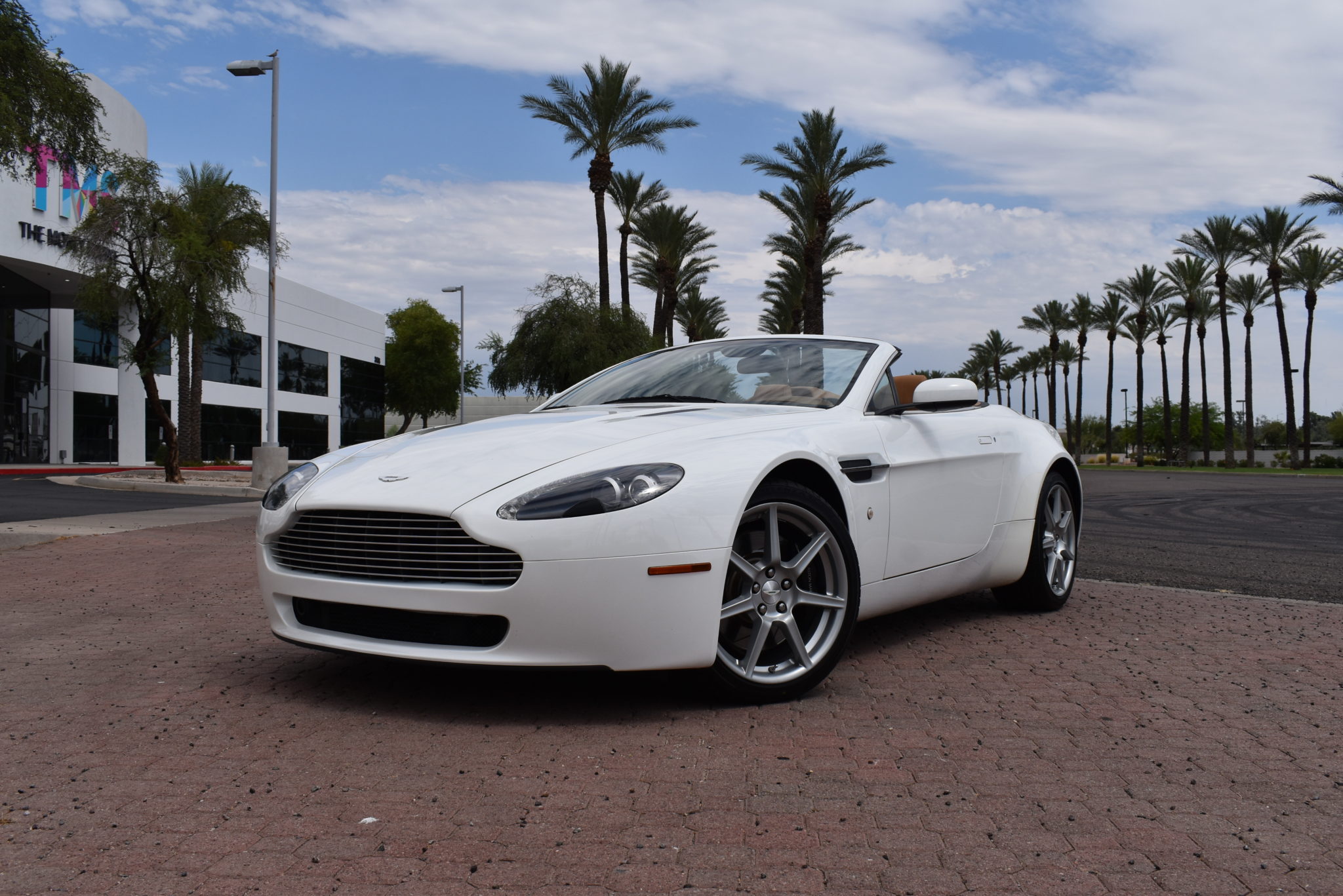 Aston Martin V8 Vantage (2006+) 