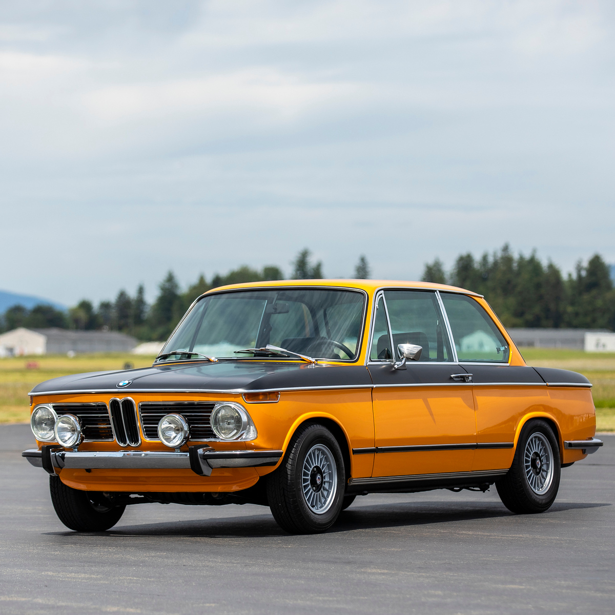 Modified Euro 1972 BMW 2002tii 5-Speed