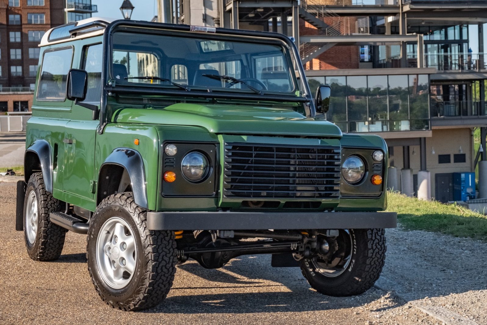 Land Rover 90 / Defender 90 (Euro Spec) 
