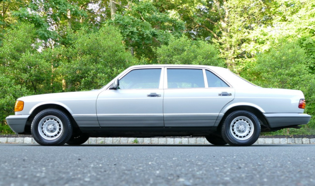 Mercedes-Benz W126 S-Class 