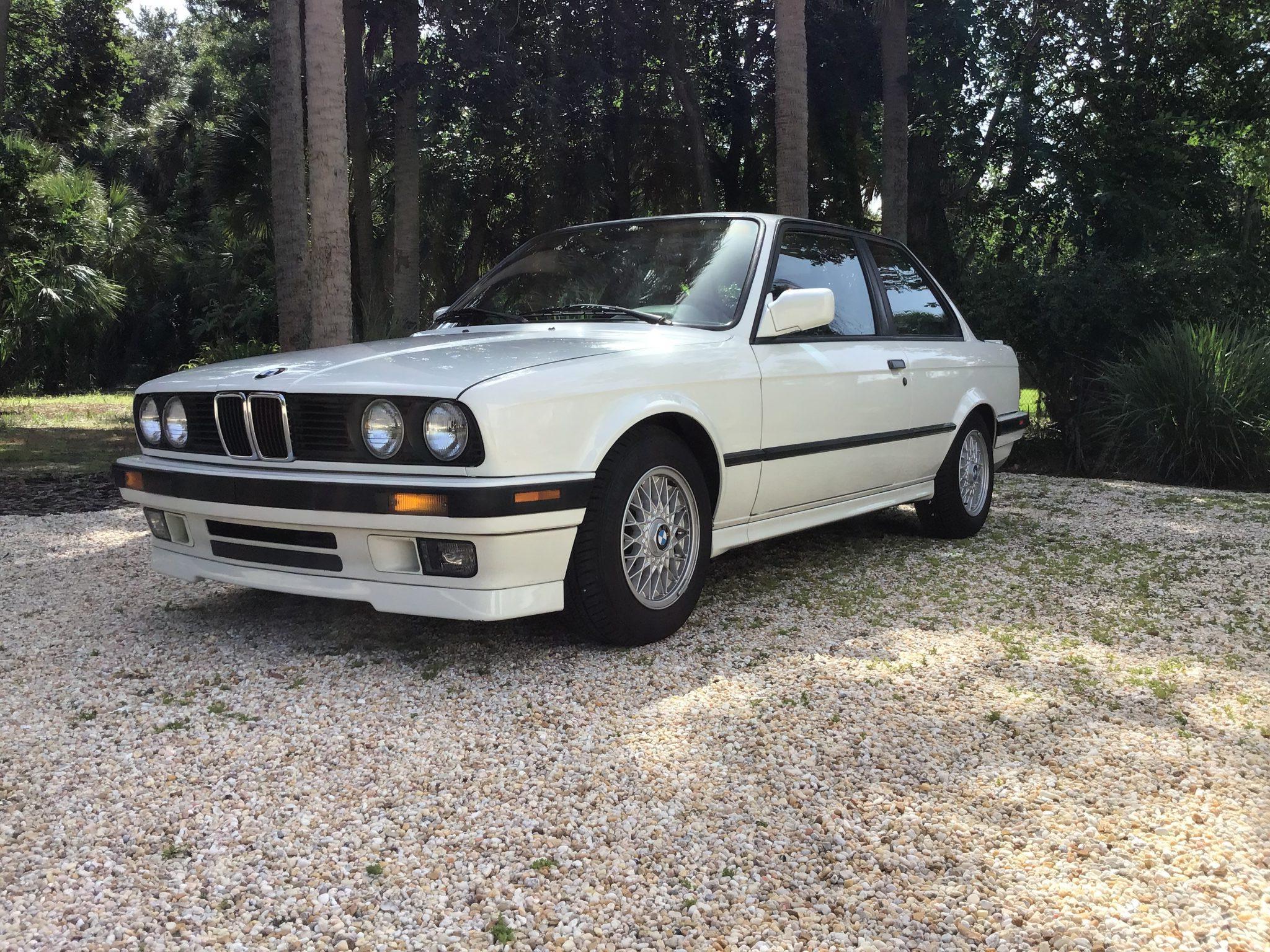 BMW E30 3-Series Coupe 