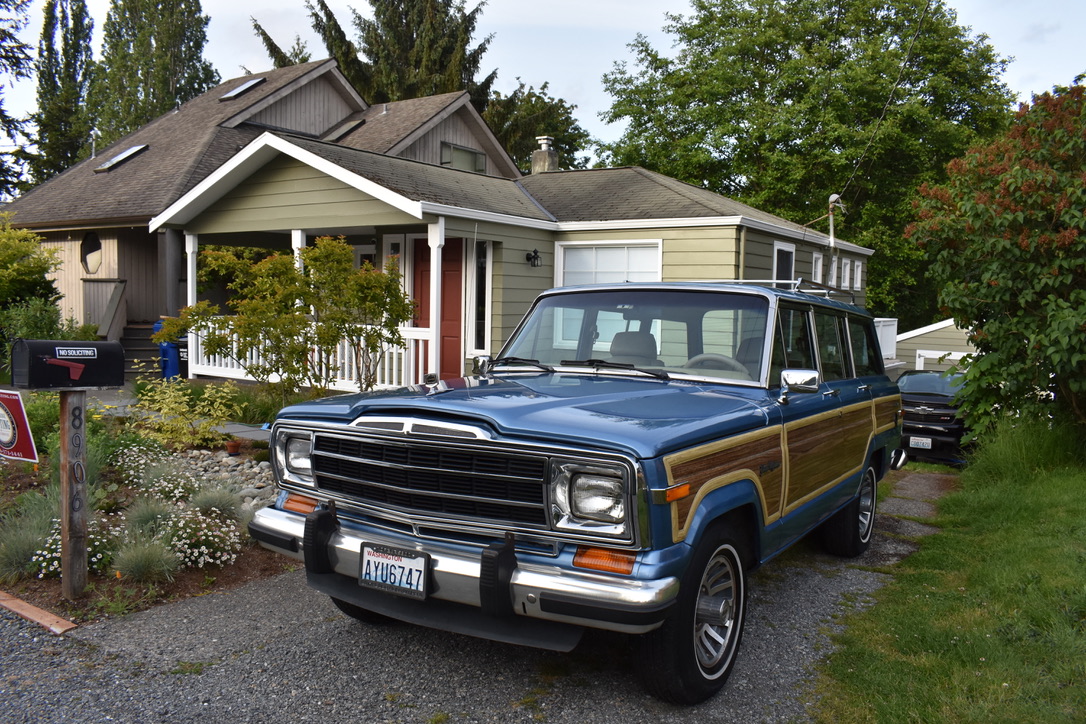 Jeep SJ Grand Wagoneer 