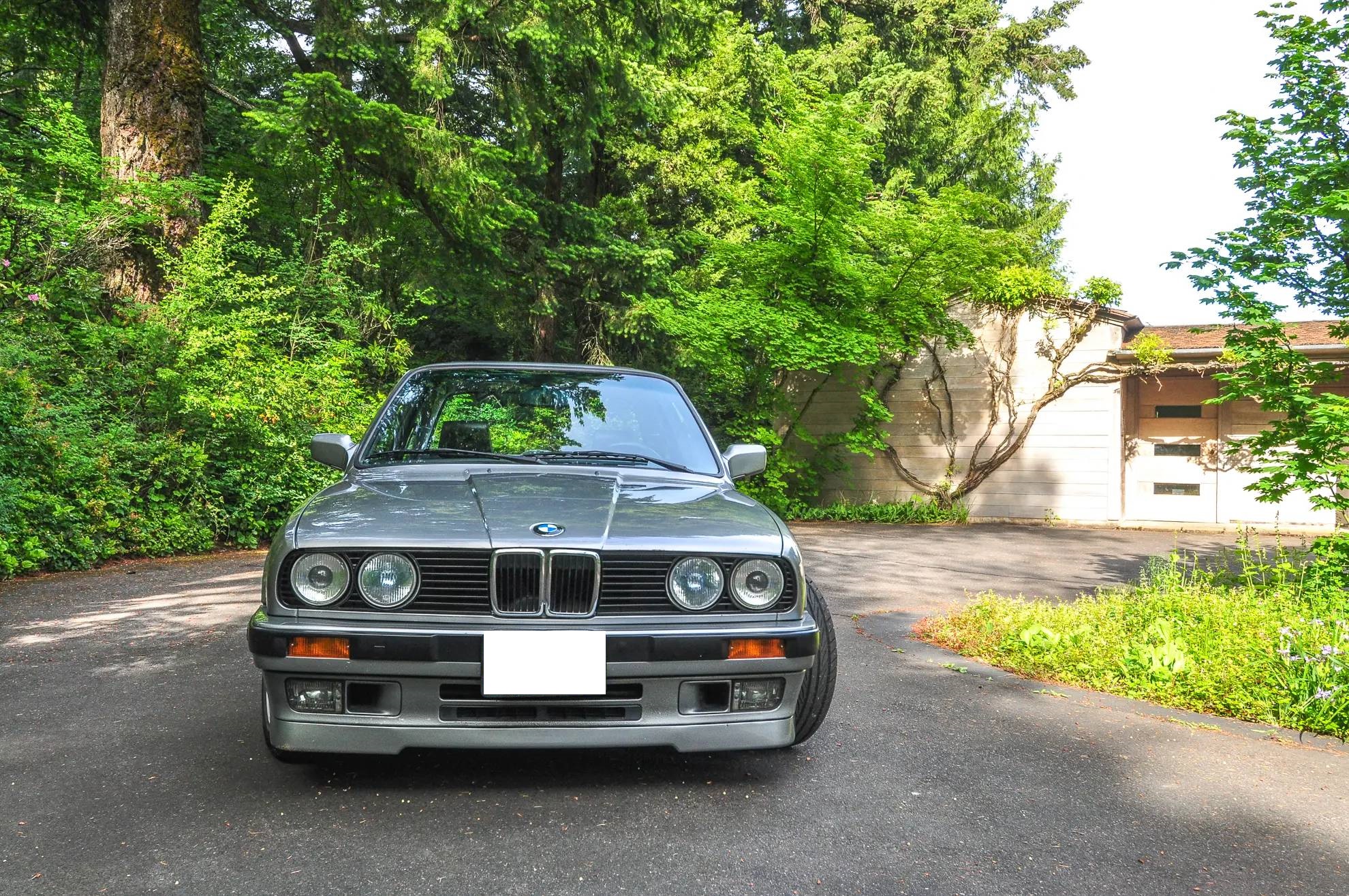 BMW E30 3-Series Coupe 