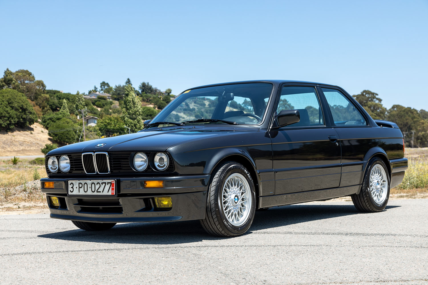 BMW E30 3-Series Coupe 