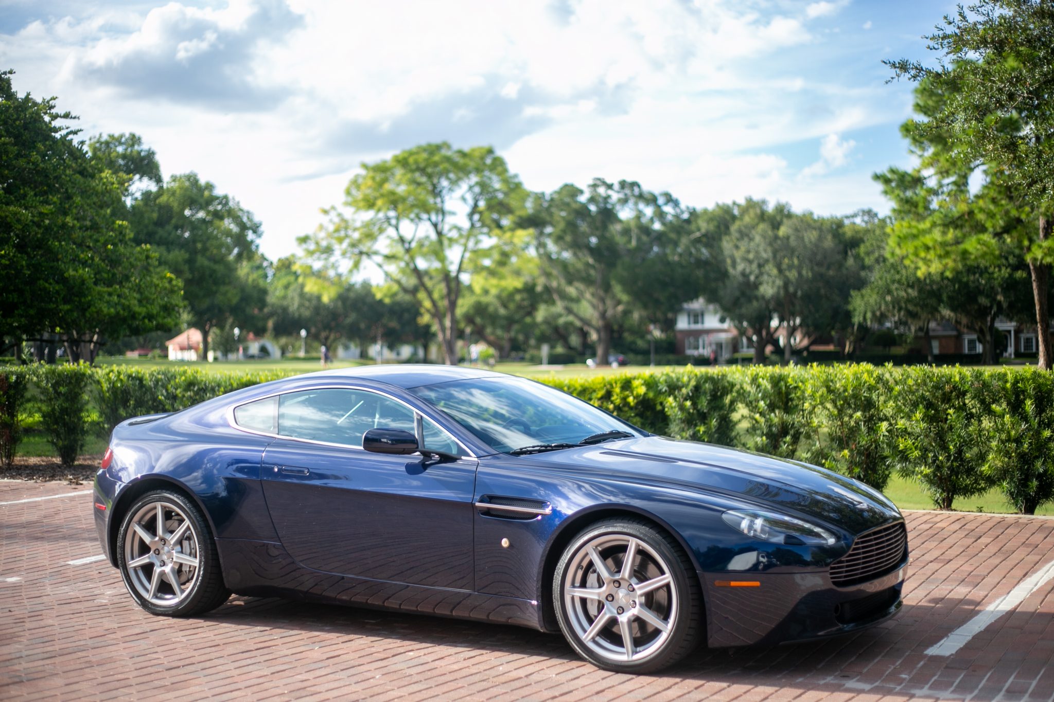 Aston Martin V8 Vantage (2006+) 