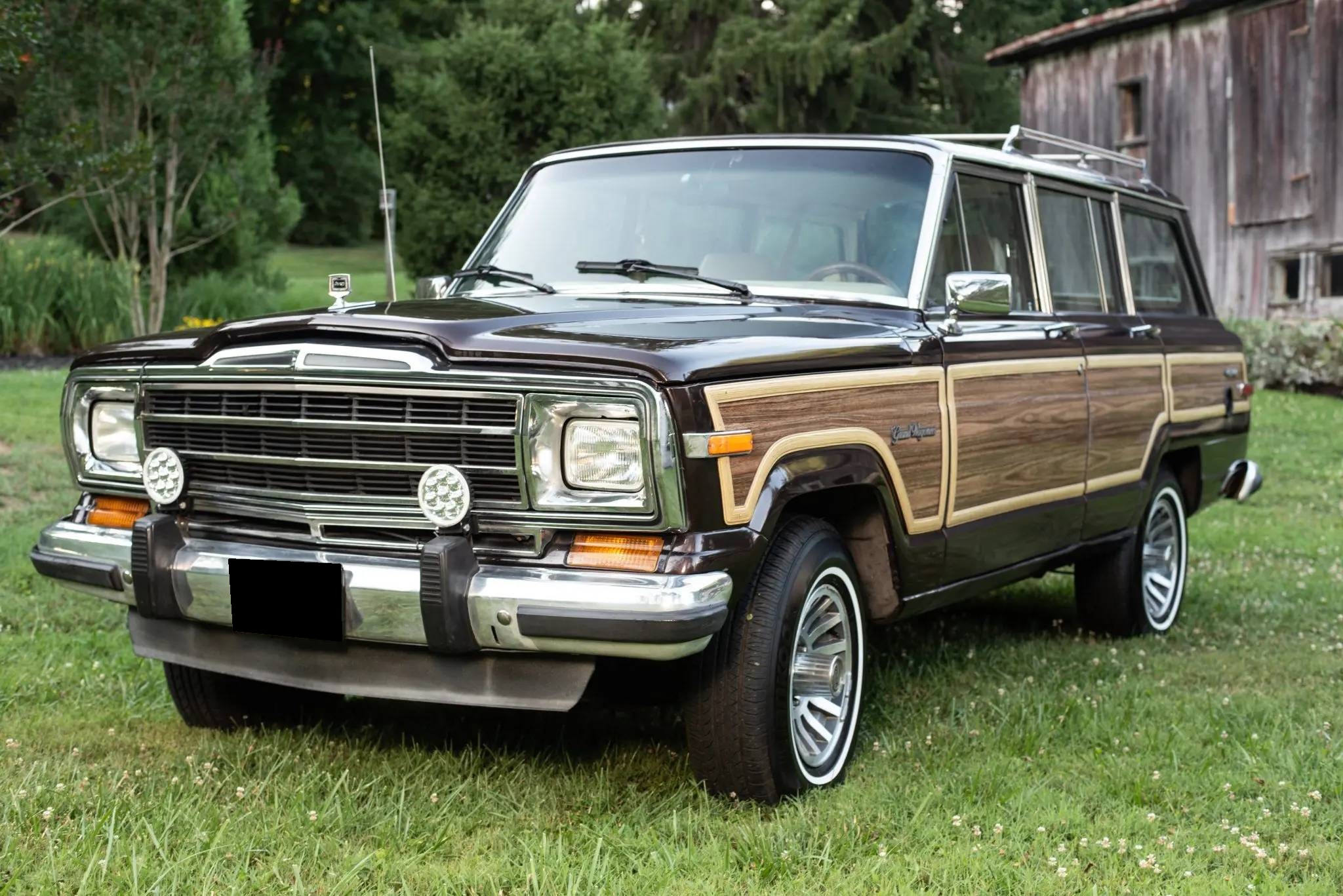 Jeep SJ Grand Wagoneer 