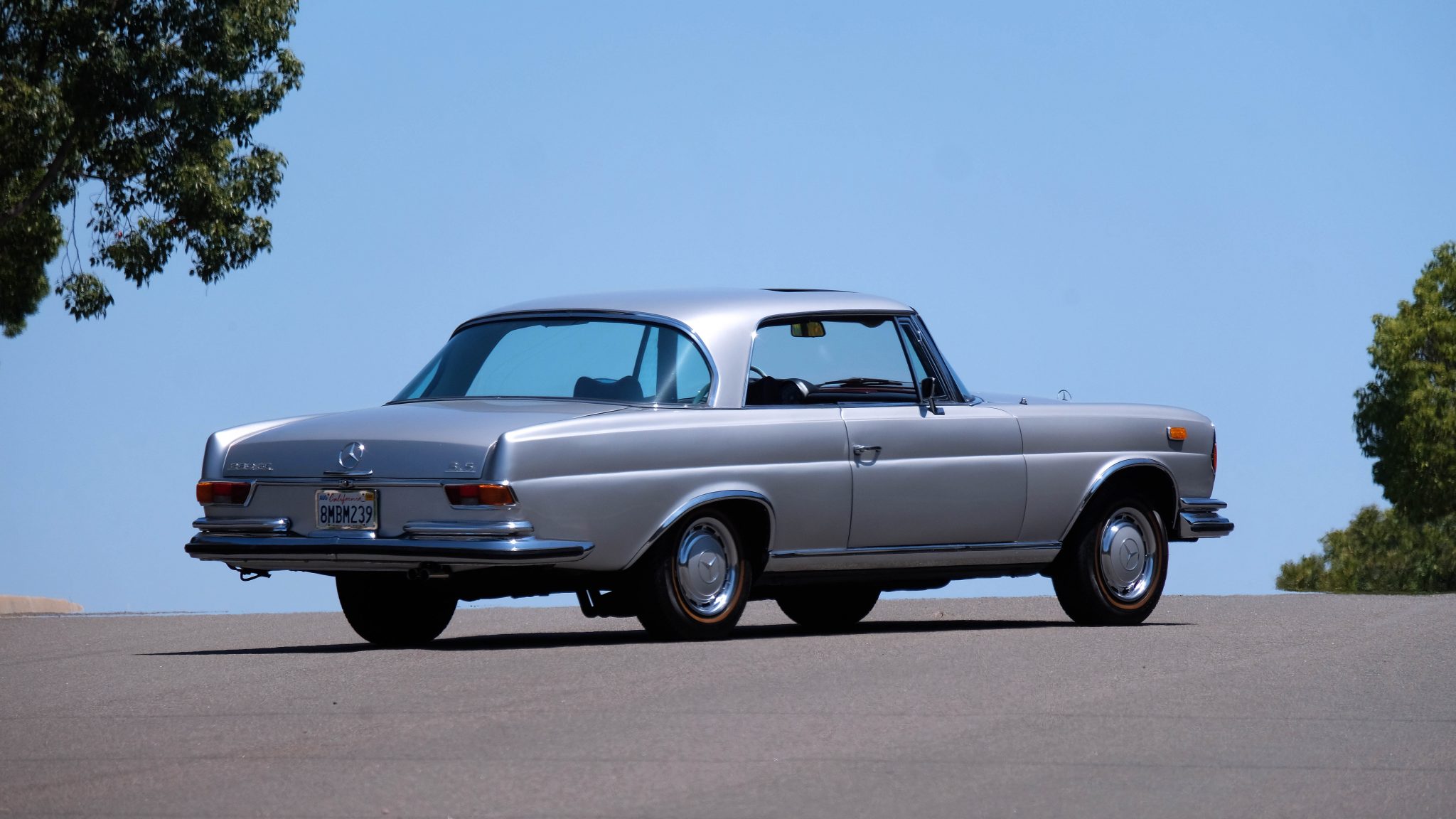 Mercedes-Benz W111 Coupe & Cabriolet 