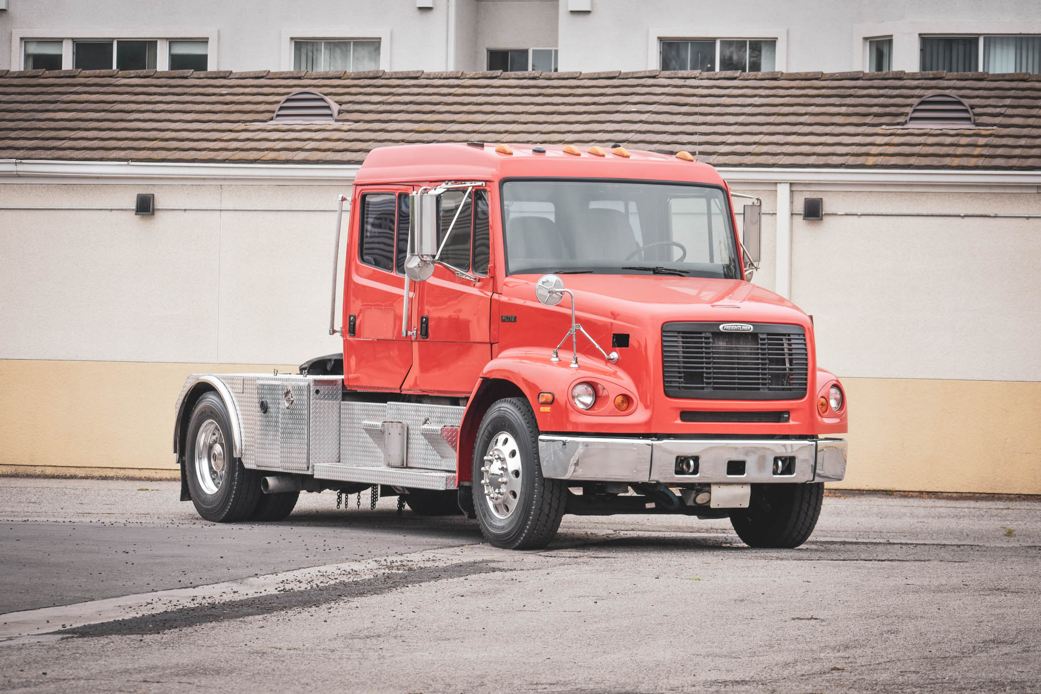 Freightliner FL112 Crew Cab 