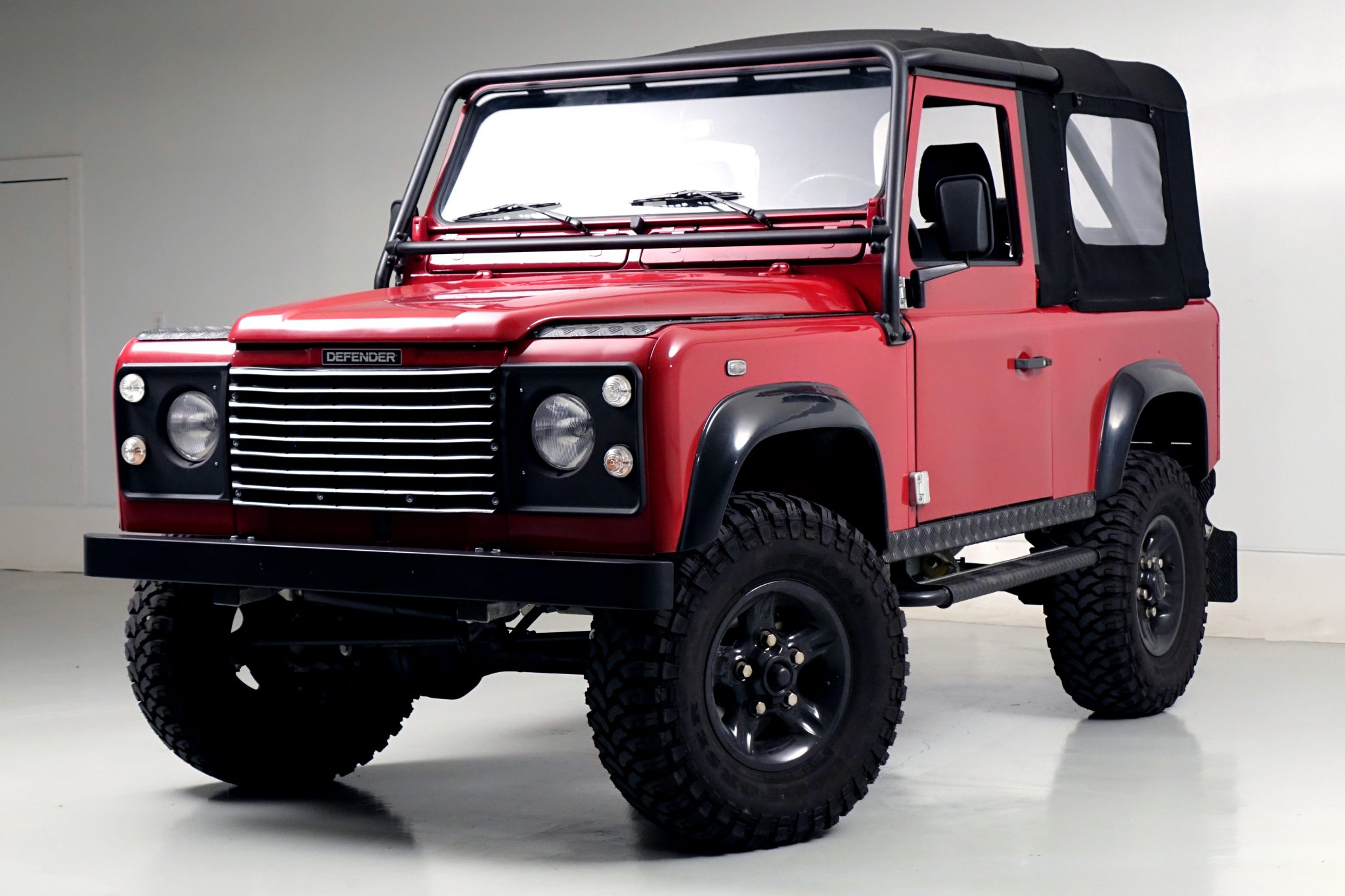 Land Rover 90 / Defender 90 (Euro Spec) 