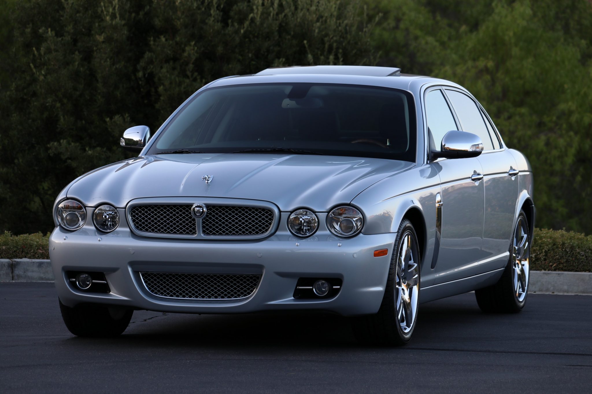 Jaguar X350/X356/X358 XJ (2004-2009) 